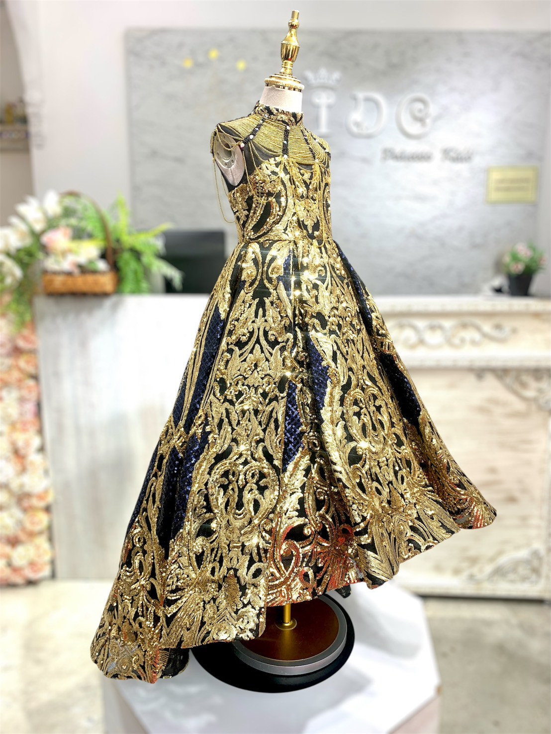 ชุดราตรีเด็ก ชุดเจ้าหญิง ชุดออกงานเด็ก(*หน้าร้านอยู่รัชดา*)W19252 สีดำ กระโปรงหน้ายาวหลังยาว คอจีน อลังการมากๆค่ะ