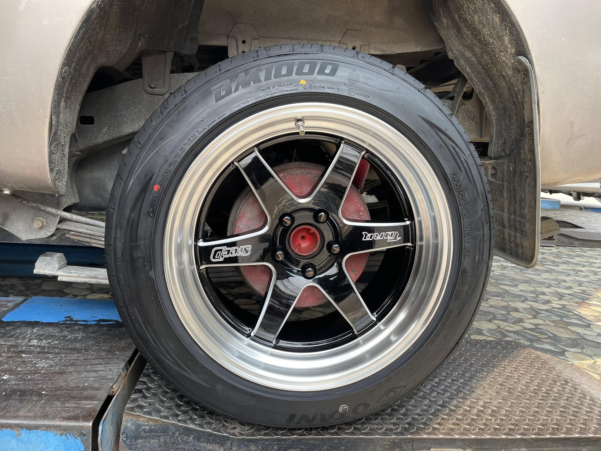 🚘 #TOYOTA_VIGO🛞 #OTANI #BM1000 255/50R18 #ล้อTORQ_D1S 18X9.518X10.5 ET+25 5X114.3 #บริการตั้งศูนย์ล้อ