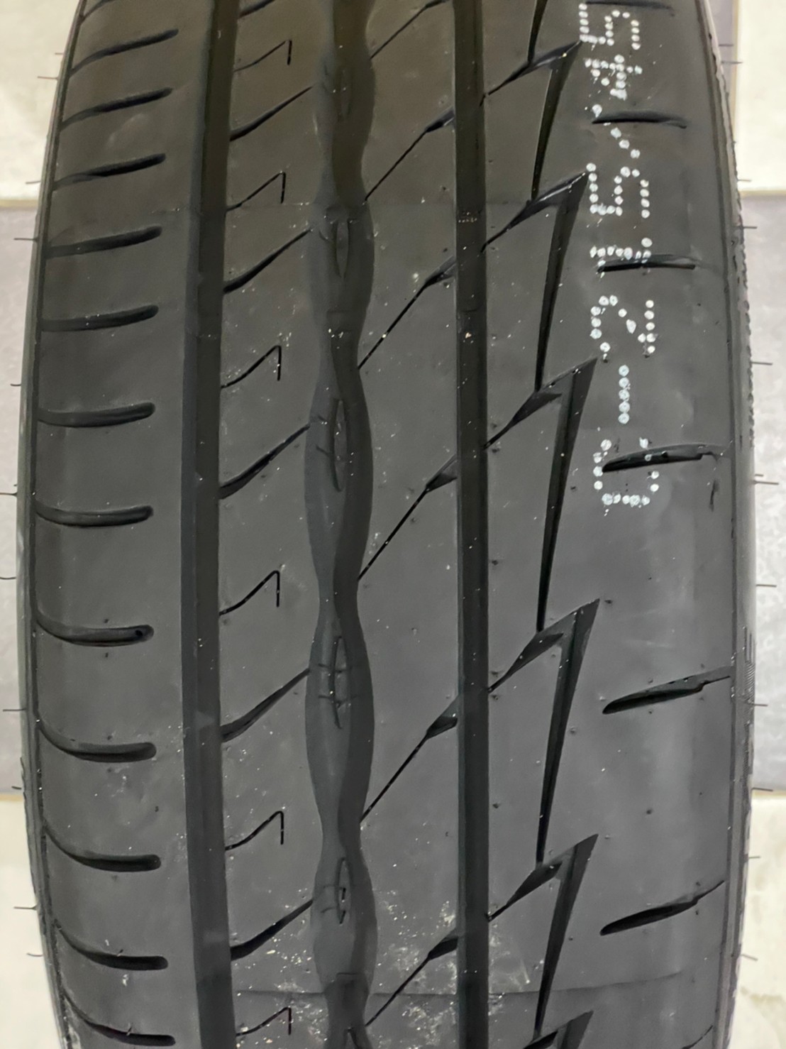 KINTO FORZA 001 ขนาด215/45R17 Treadwear 280 นุ่มหนึบคุณภาพดี