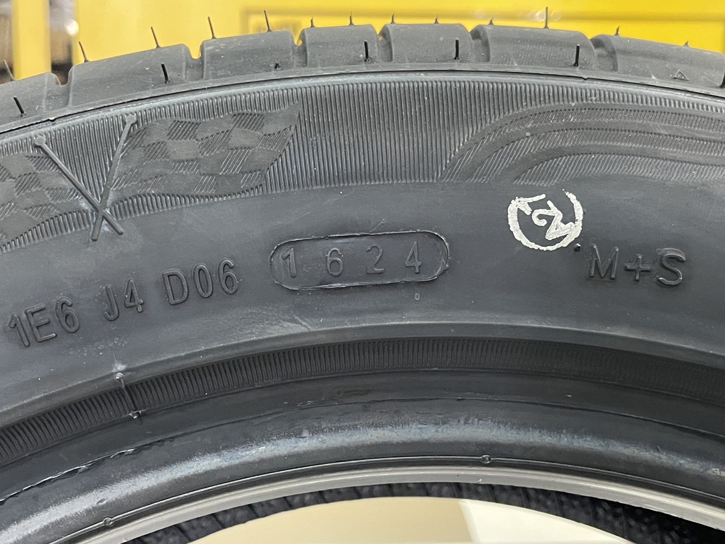 ยาง GT RADIAL SportActive2 295/35R21 ยางใหม่ปี2023 🔥 ราคาโปรโมชั่น 🔥