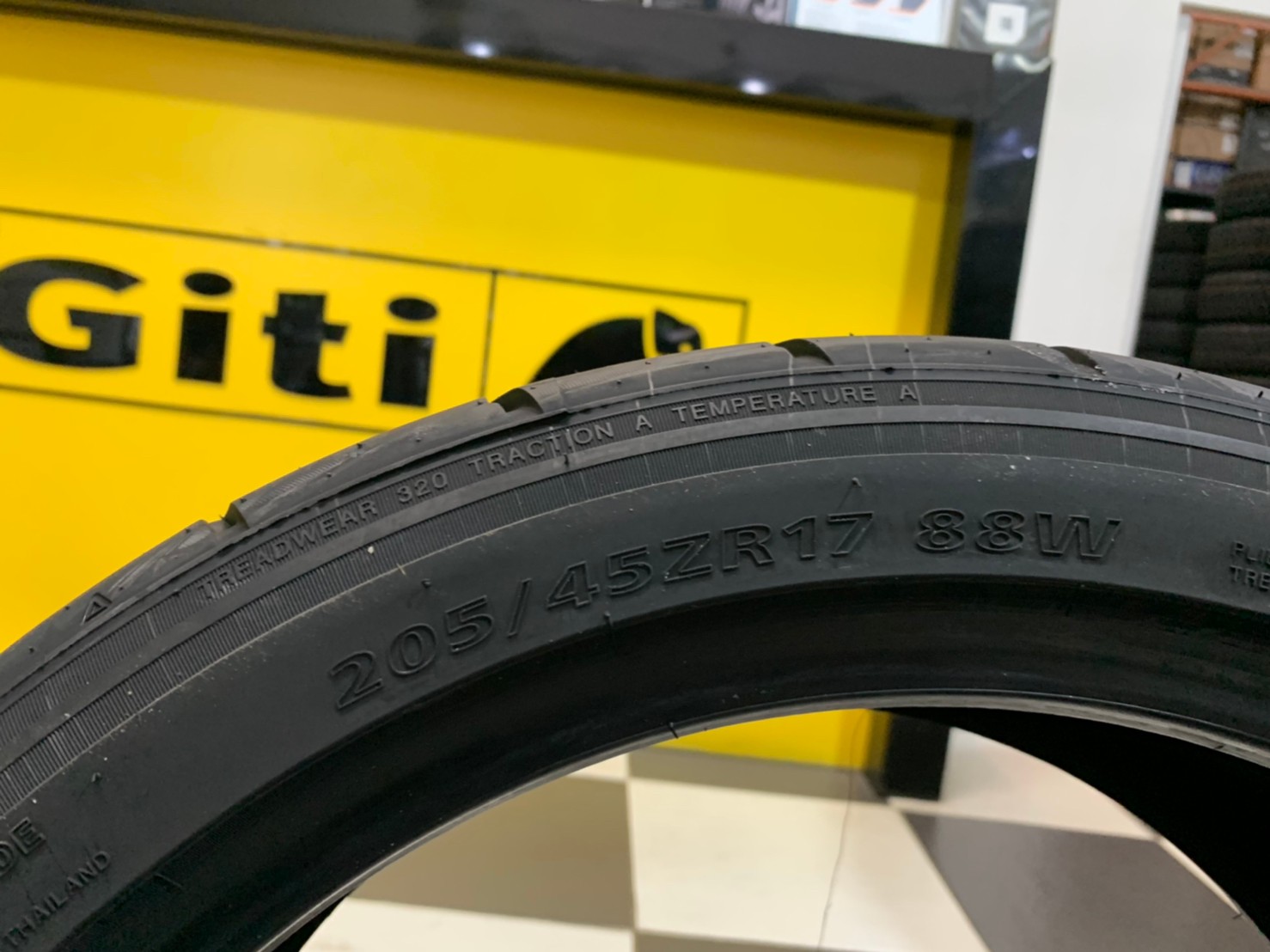 ยางลายซิ่ง 🔥🔥🔥Landsail RS009 205/45R17 👍 ยางใหม่ปี2021