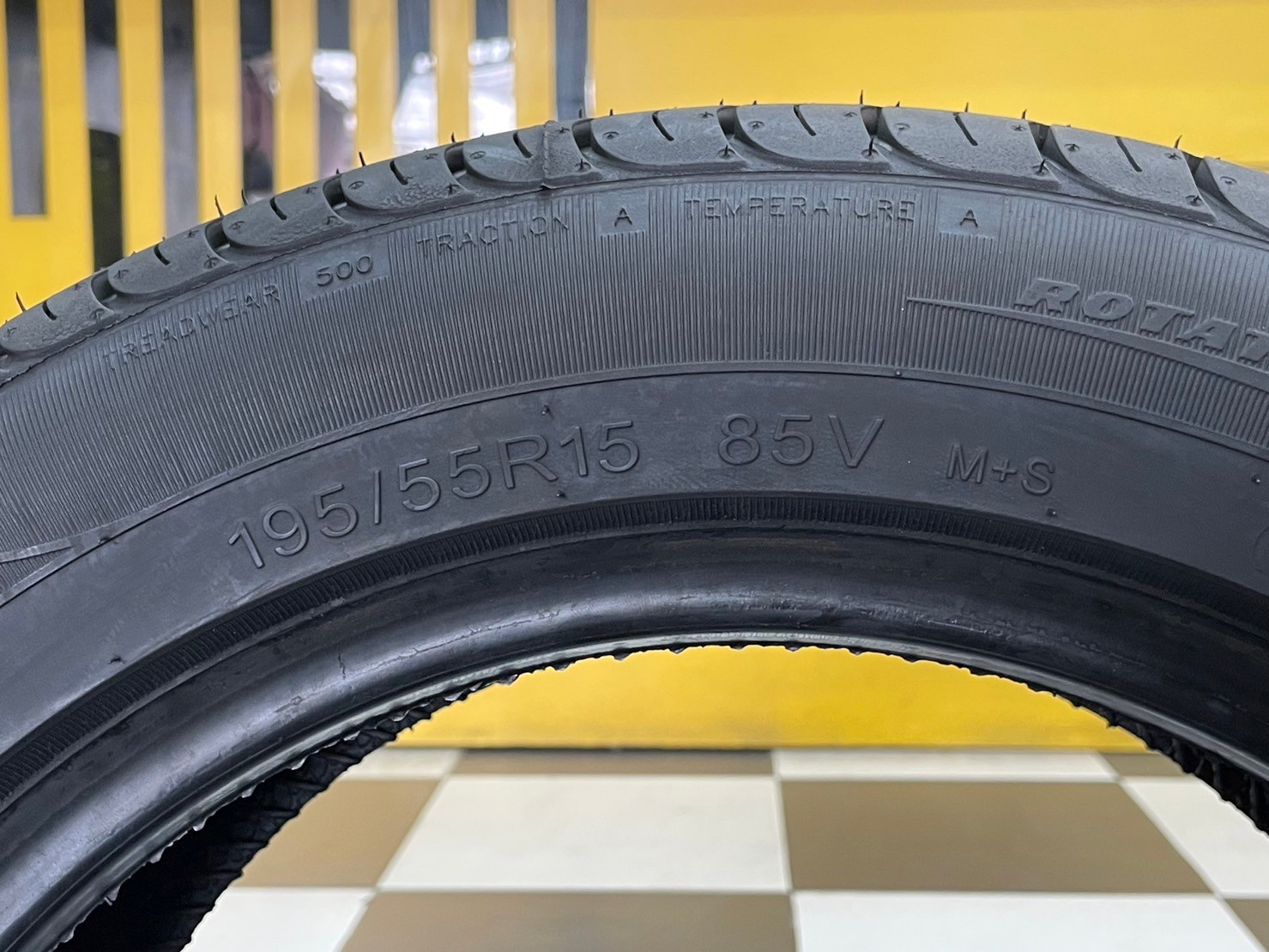 ยางใหม่ดีสโตน #Deestone CARRERAS R702 195/55R15 ยางใหม่ปี2024