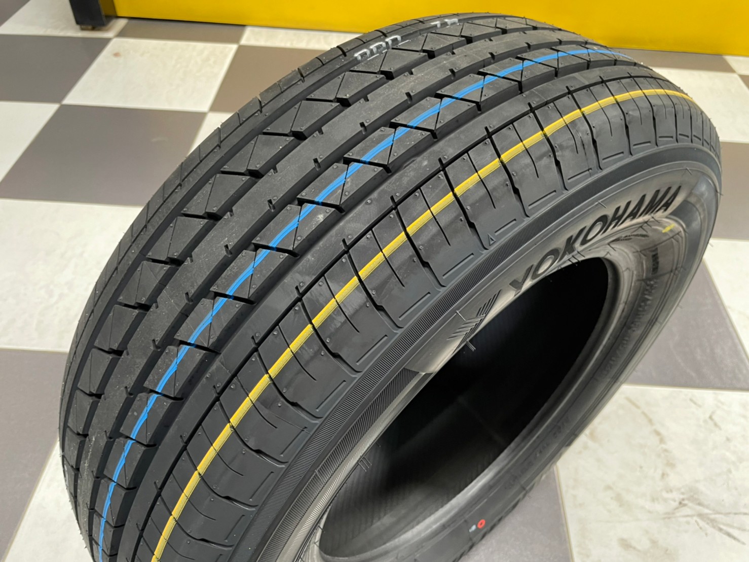 ยางใหม่ YOKOHAMA BluEarth-VAN RY55 235/65R16 ยางใหม่ปี2022