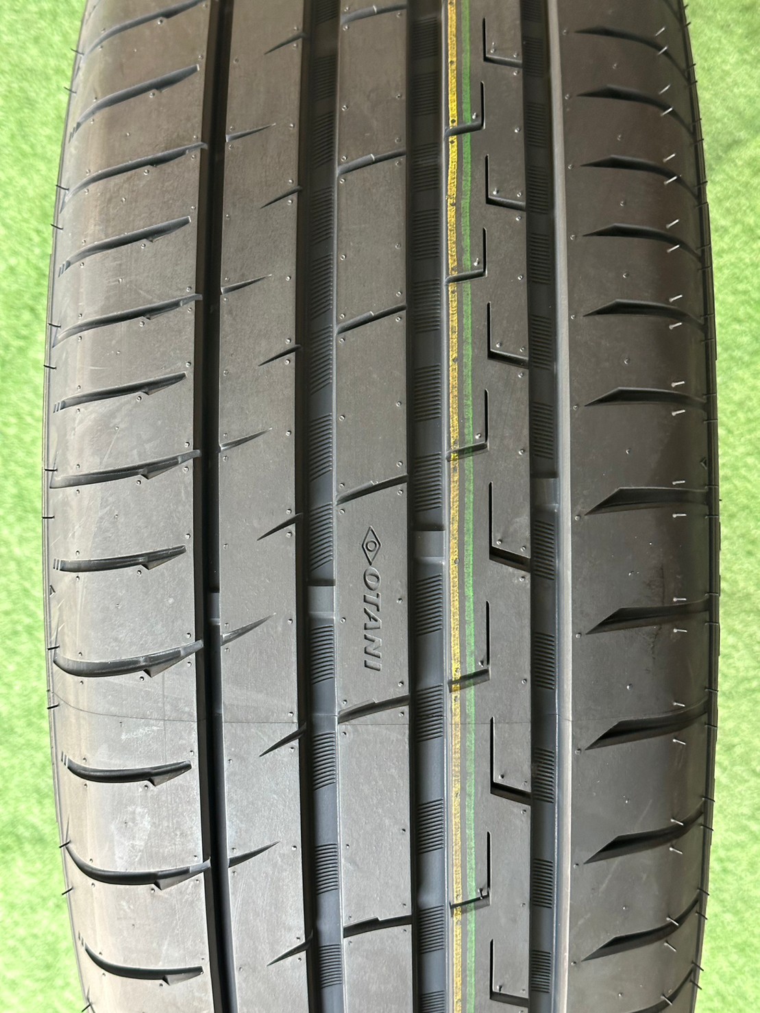 OTANI KC1000 225/55R17 ยางใหม่ปี2023 ราคาพิเศษพร้อมติดตั้งฟรี สามารถสอบถามเพิ่มเติมได้ค่ะ