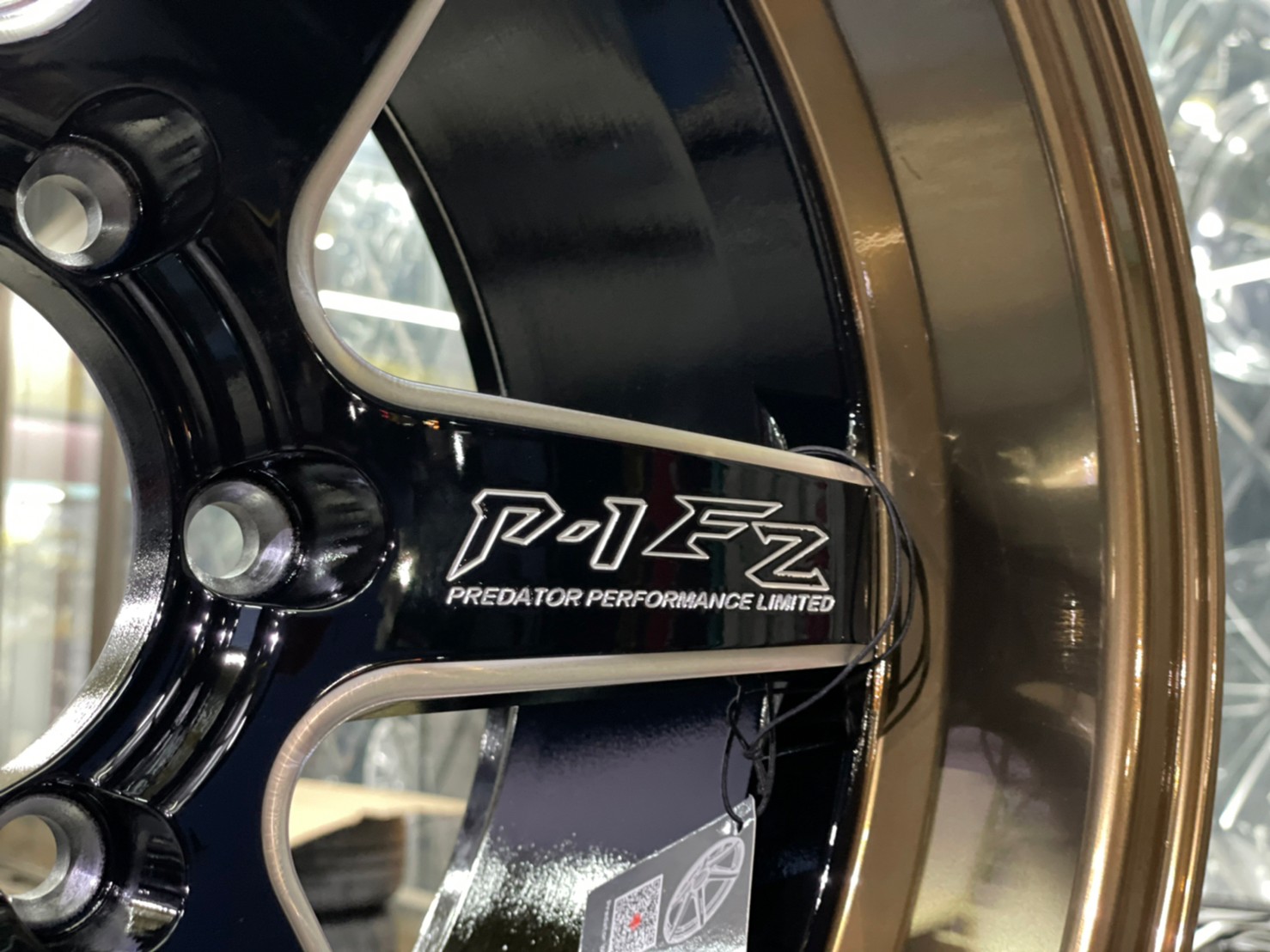 ล้อแม็กซ์ขอบ18 WELD P1-FFZ PREDATOR PD-54 สีดำขอบชา
