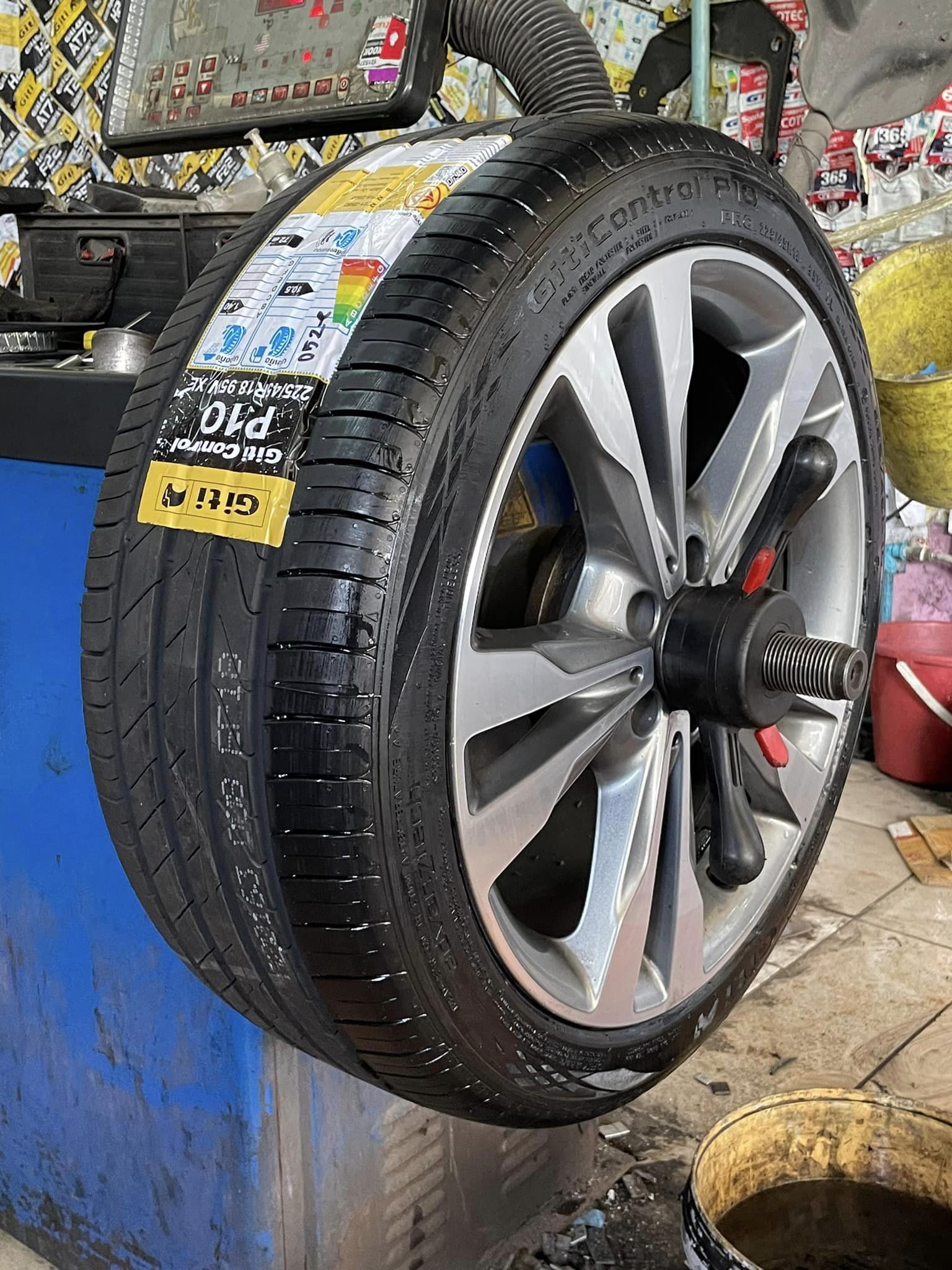 #BENZ_C220d ยางสมรรถนะสูง #GITI_CONTROL P10 225/45R18 #บริการตั้งศูนย์