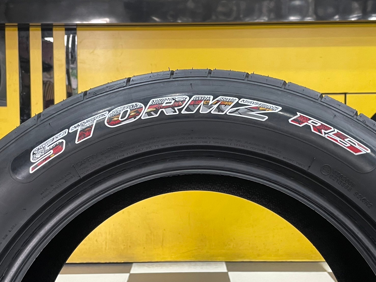 Deestone_Stromz_RS 255/55R18 ยางใหม่ปี2024 (4เส้น)