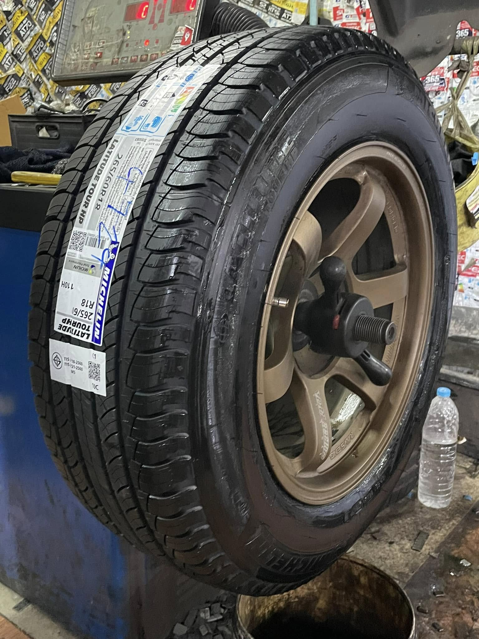 🛞❤️ #TOYOTA_REVO 🚘เปลี่ยนยาง #MICHELIN #LATITUDE #TOUR HP 265/60R18