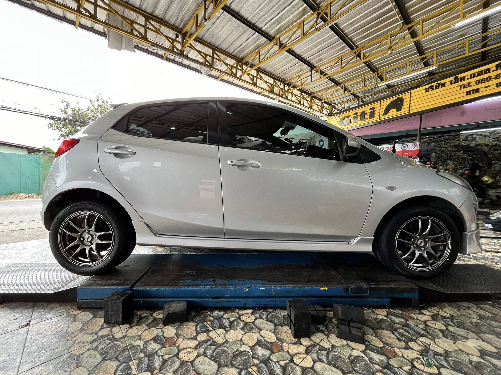 MAZDA2🚘เปลี่ยนยาง 🛞🐘#GITI #SynergyH2 195/55R15