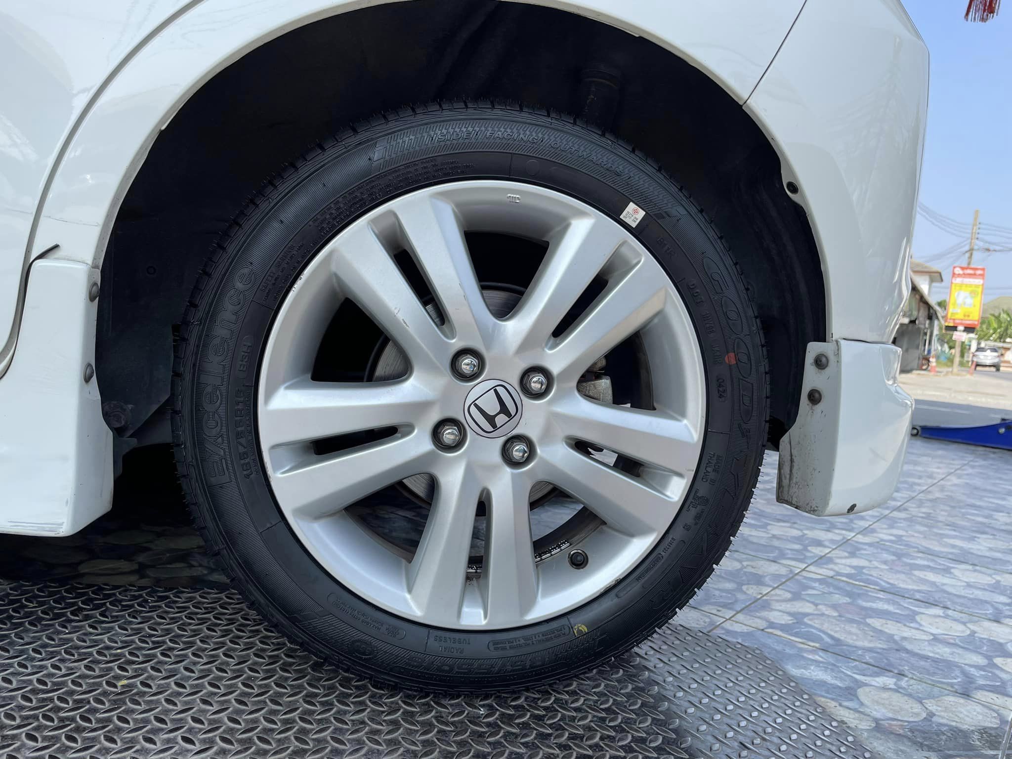 🚗 #HONDA_JAZZ เปลี่ยนยาง 🛞#GOODYEAR_EXCELLENCE_185/55R16