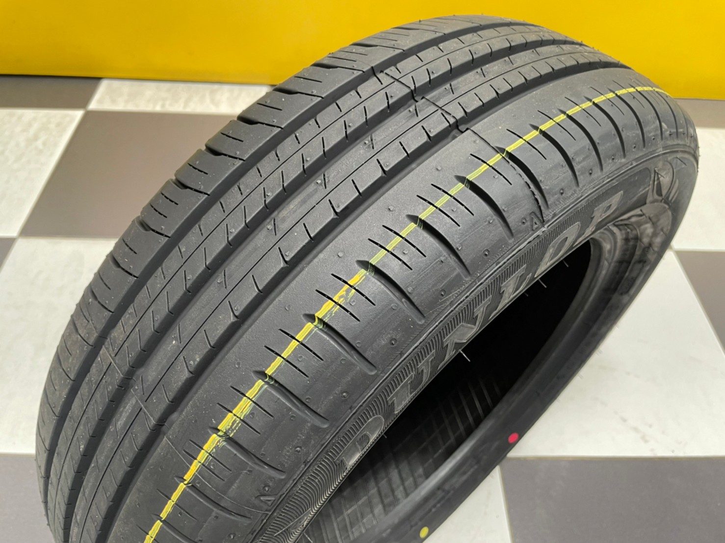 Dunlop Enasave EC300+ 185/60R15ยางใหม่ปี2023