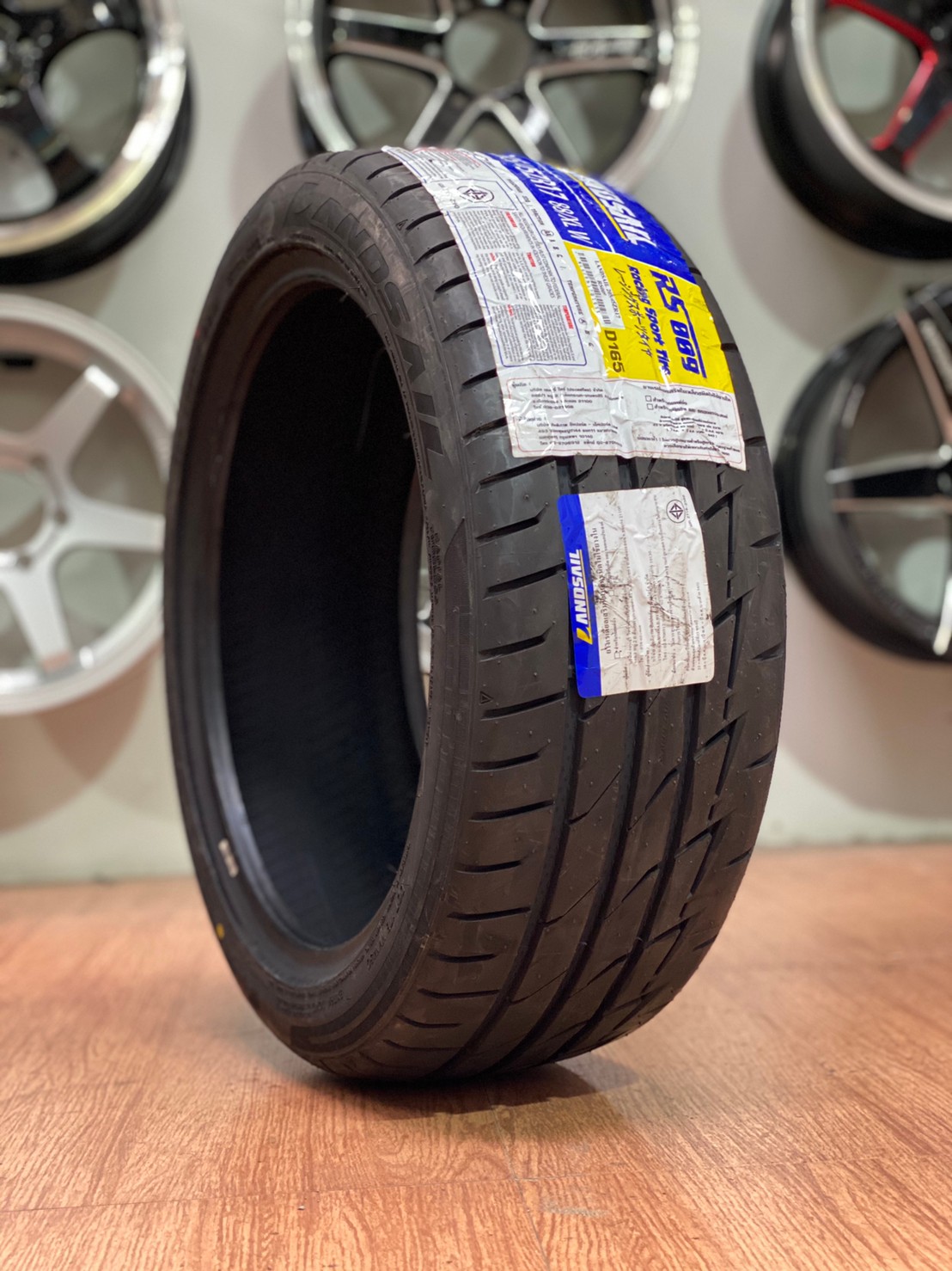 ยางสปอร์ตลายซิ่ง คุณภาพดี Lansail Rs009 205/45R17