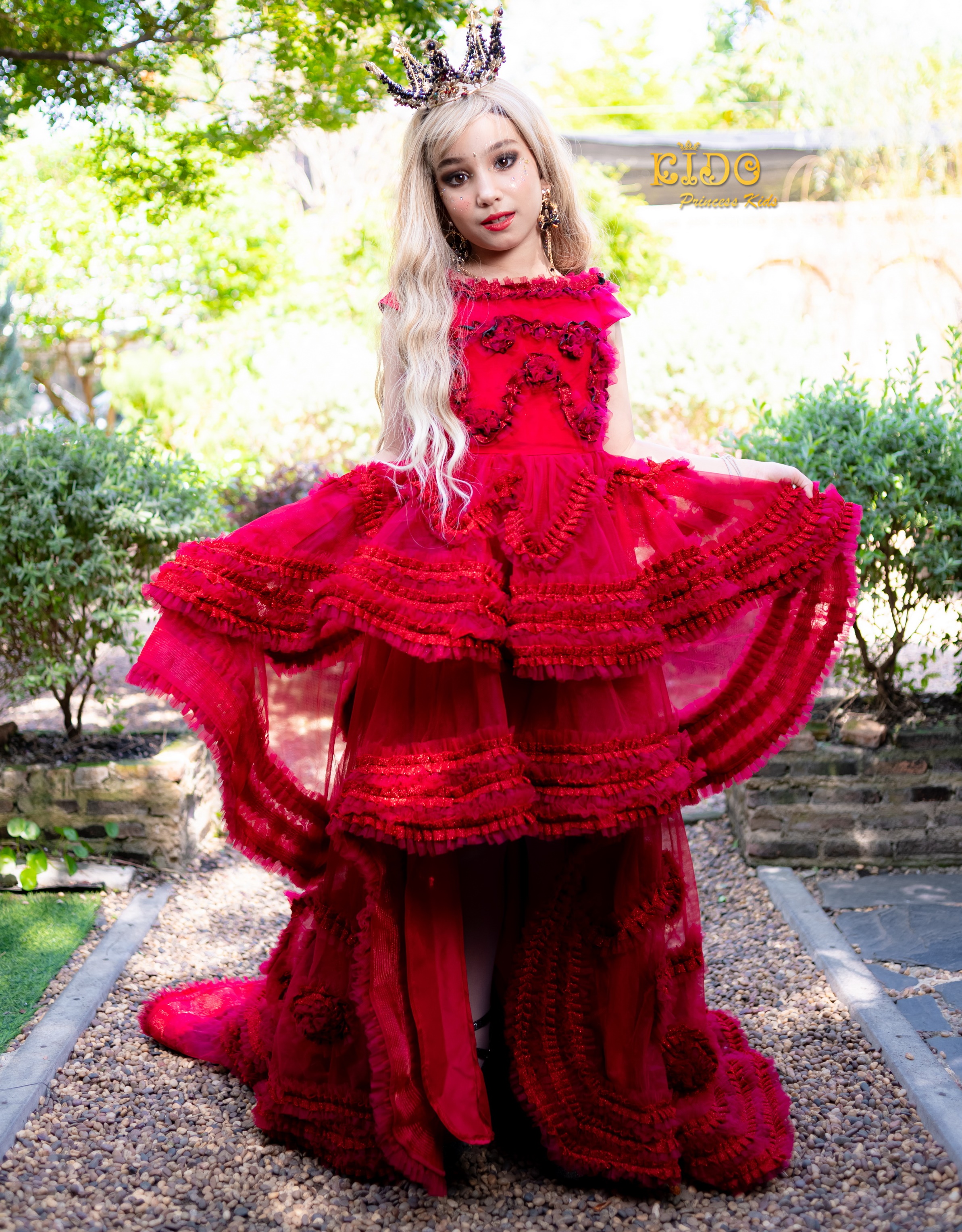 เช่าชุดเด็ก*มีหน้าร้านอยู่รัชดา ลองได้ เปลี่ยนได้ ถ่ายรูปเองจากสินค้าจริง*W18206 ชุดเดินแบบเด็กสีแดงเน้นความหรูที่การตกแต่งด้วยการนำผ้ามาจับจีบระบายแต่งเป็นลวดลายในชุด กระโปรงทรงหน้าสั้นหลังยาวดูเปรี้ยวแบบมีสไตล์ มีแขน