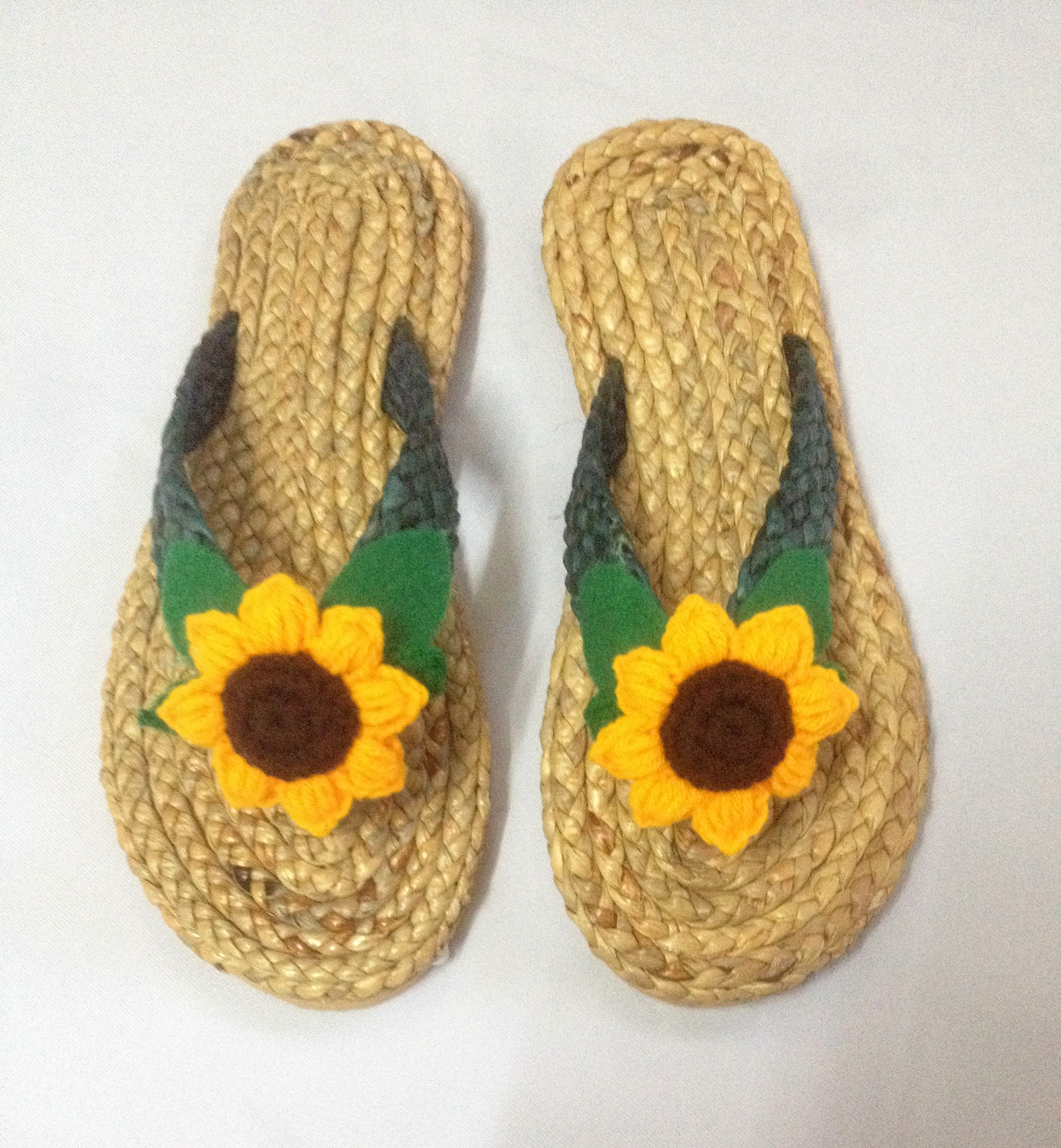 BSS413W : รองเท้าแตะสาน ตกแต่งโครเชต์ ราคาส่ง 1โหล 12 คู่