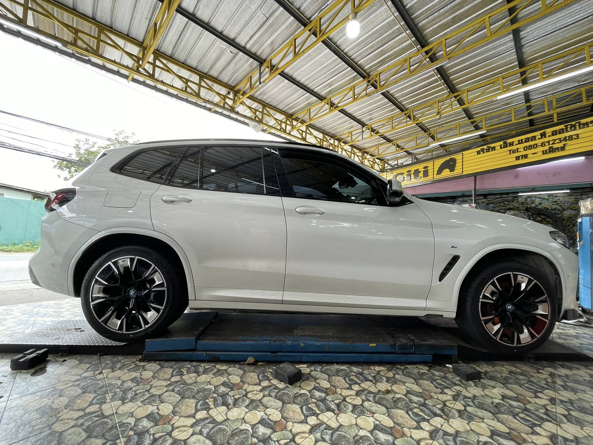 BMW_iX3🚘🛞🐘#GITI_SportS2_245/45R20 🛞 #GITI_SportS2_275/40R20