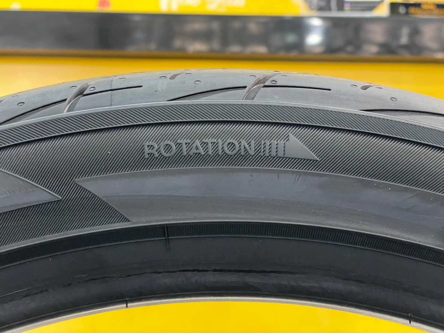 ยางใหม่โยโกฮาม่า YOKOHAMA ADVAN FLEVA V701 245/40R20 ยางใหม่ปี2024 🔥