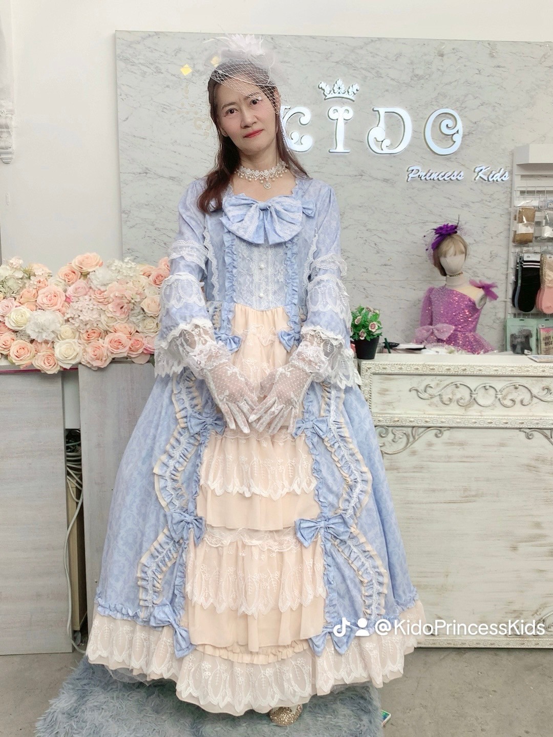 ชุดราตรีเด็ก(ร้านอยู่รัชดา ลองได้ถ่ายรูปจากชุดจริง)W19082 สีฟ้า ยุควิคตอเรีย กระโปรงยาว