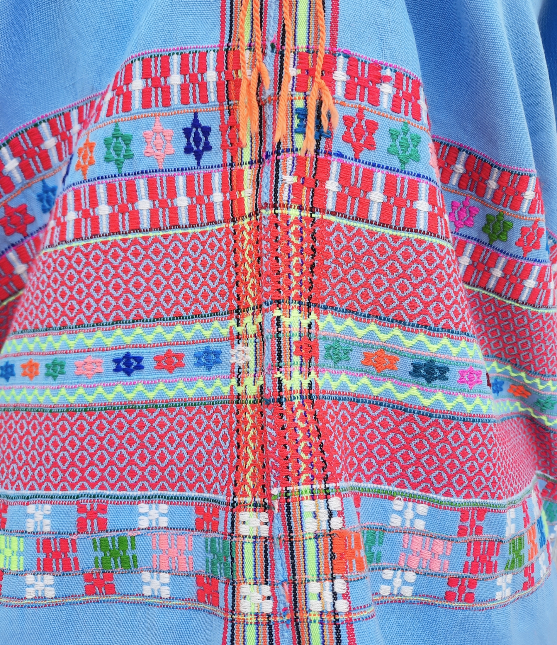 เสื้อกะเหรี่ยงทอมือสีฟ้า-แดง