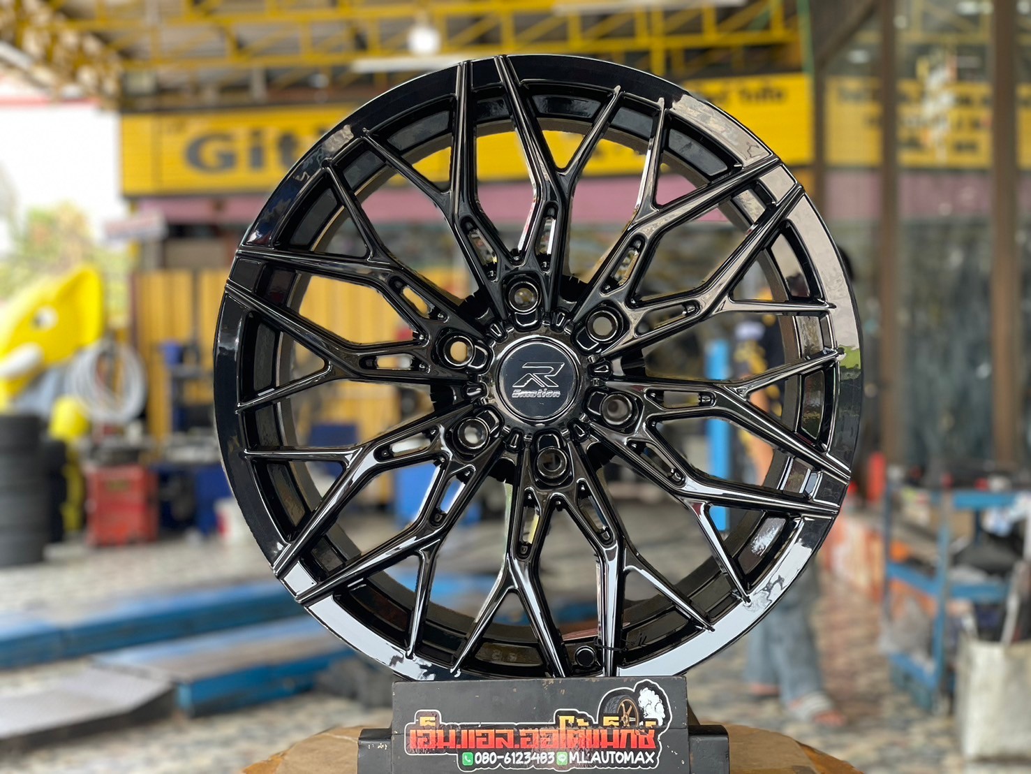 #ล้อแม็กซ์ใหม่ขอบ18 #EMOTION-R Model VEN 18x9 ET0 6x139.7 สีดำเงา