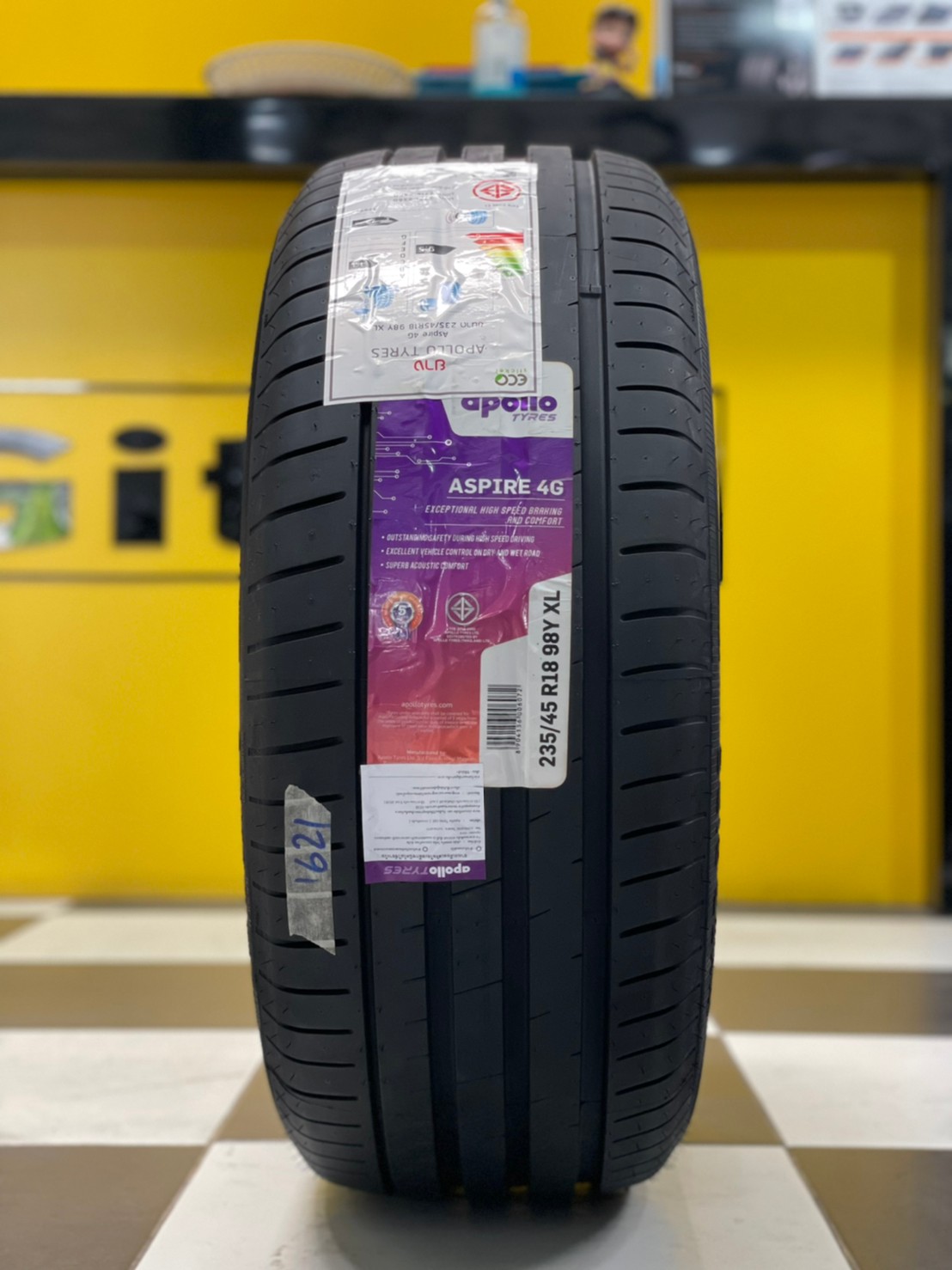 Apollo 235-45R18 Aspire4G ยางใหม่ปี2021 ยางสปอร์ตคุณภาพดี พร้อมติดตั้งฟรี