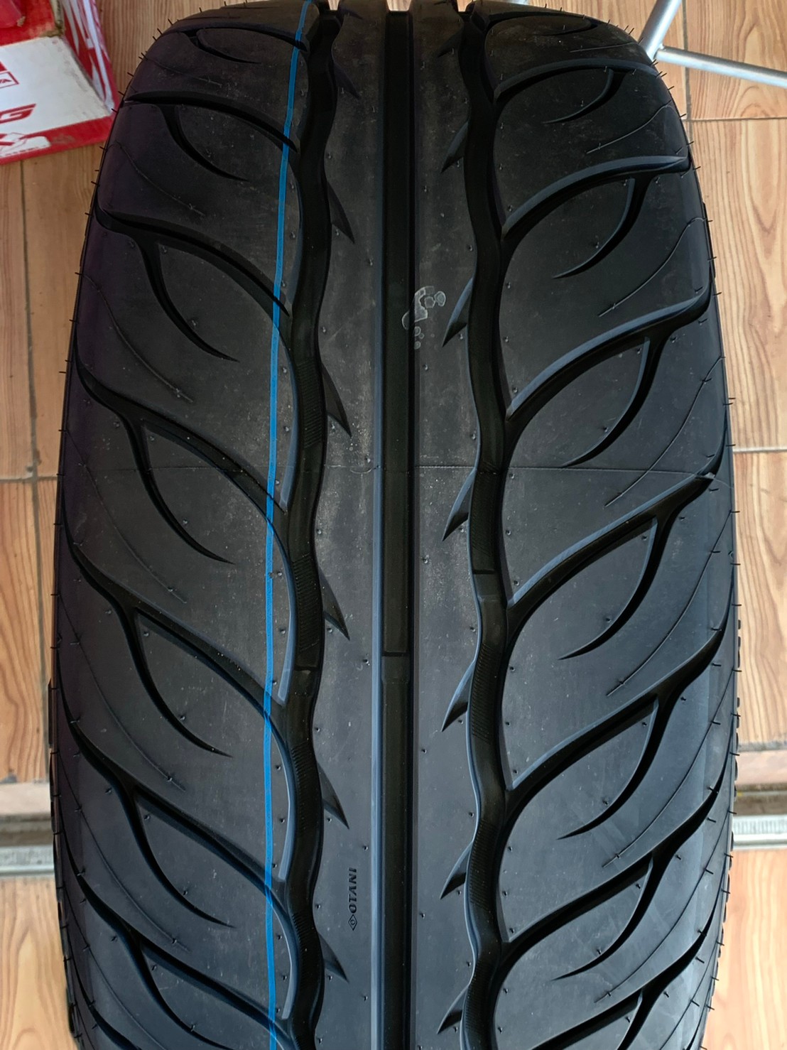 โดนใจสายซิ่ง ยางลายใหม่ นุ่มหนึบ OTANI BM2000 255/50R18 ราคาพิเศษพร้อมติดตั้งฟรี สนใจสอบถามเพิ่มเติมได้ค่ะ