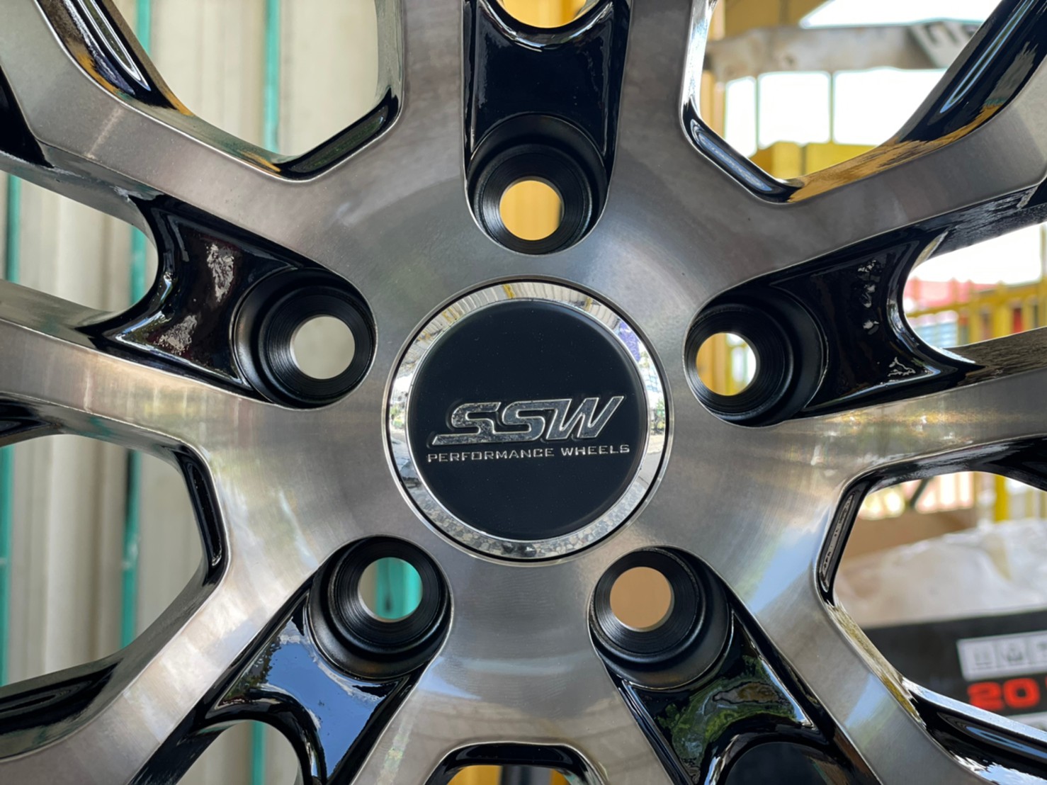 ล้อแม็กลายสวยหรู SSW Model348 สีดำหน้าสีชา ขอบ18 กว้าง8 5รู100