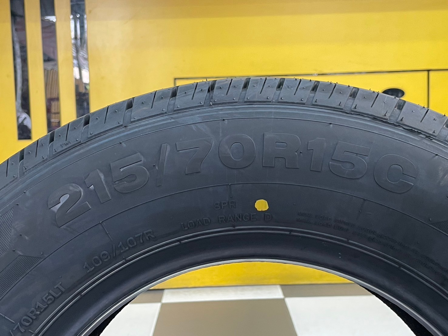 ยางหลิงหลง ยางผลิตไทย Linglong Vanplus 215/70R15 ยางใหม่ ปี2024