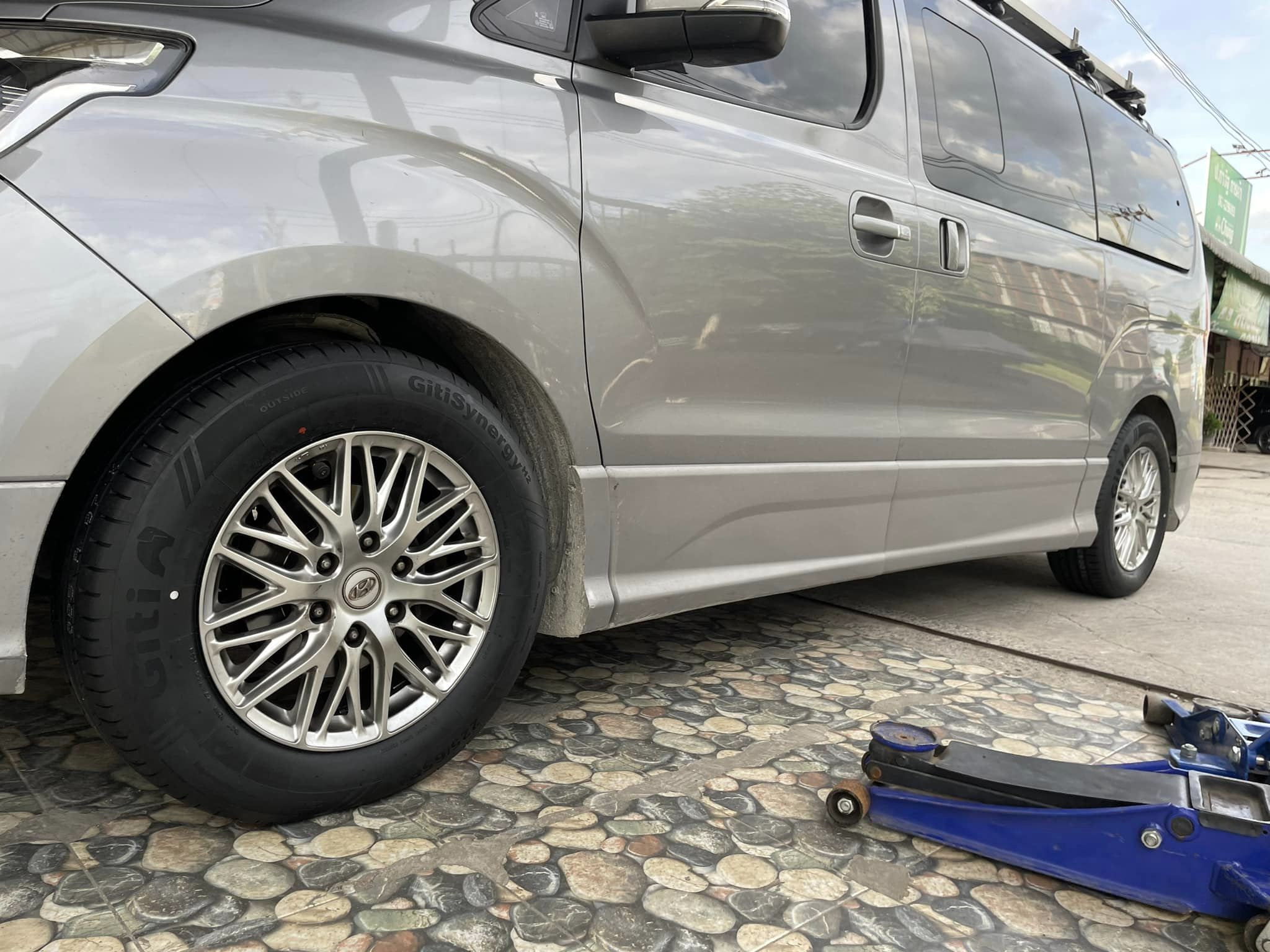 #HYUNDAI_H1 #GITI_SYNERGY_H2 225/65R17