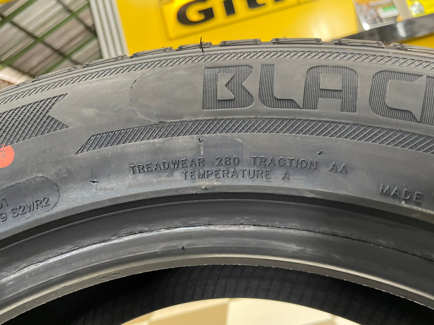 #BLACKHAWK Hiscend HS01 225/60R18 ยางใหม่ปี2022