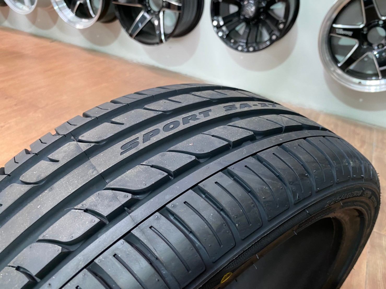 225-40R18 Goodride กู๊ดไดร์ ยางไทยคุณภาพดี พร้อมติดตั้งฟรี