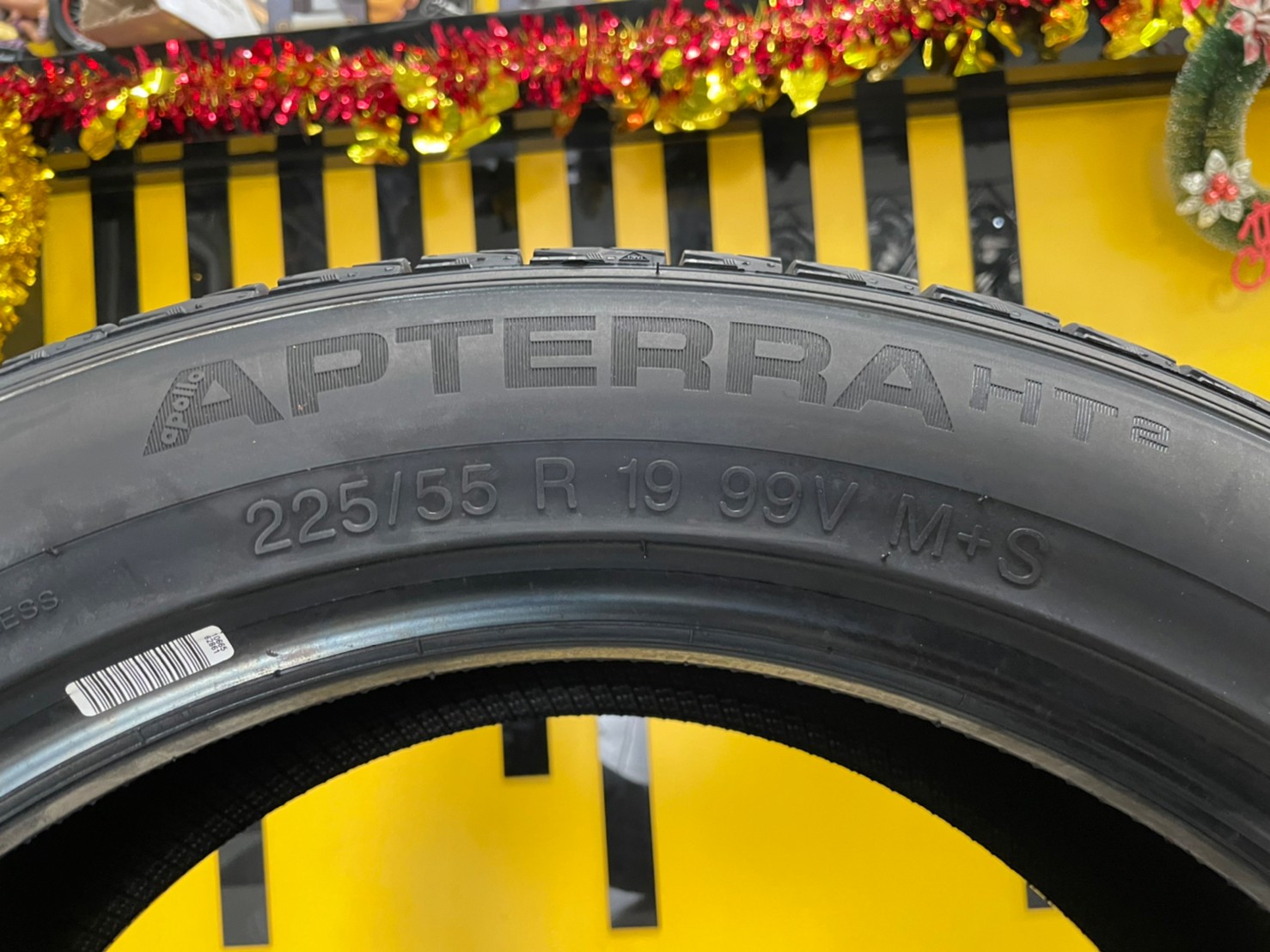 225/55R19 APOLLO APTERRA HT2 ยางใหม่ปี2023