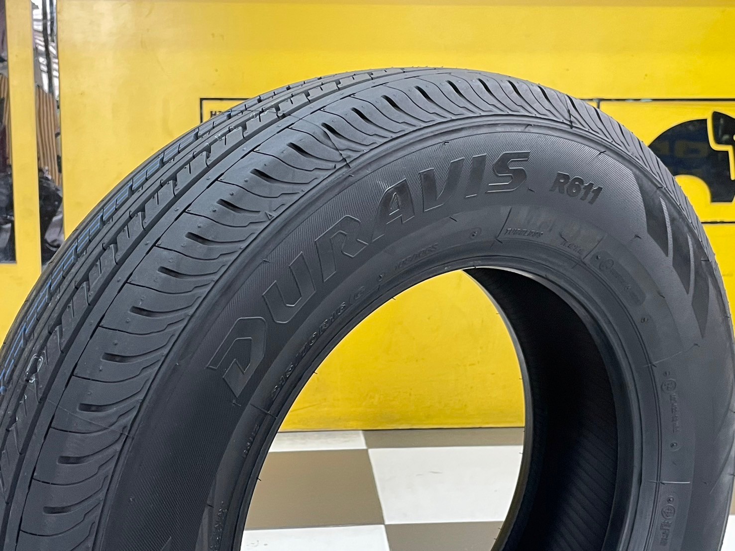 🔥🔥#Bridgestone Duravis R611 215/70R16 ยางใหม่ปี2024