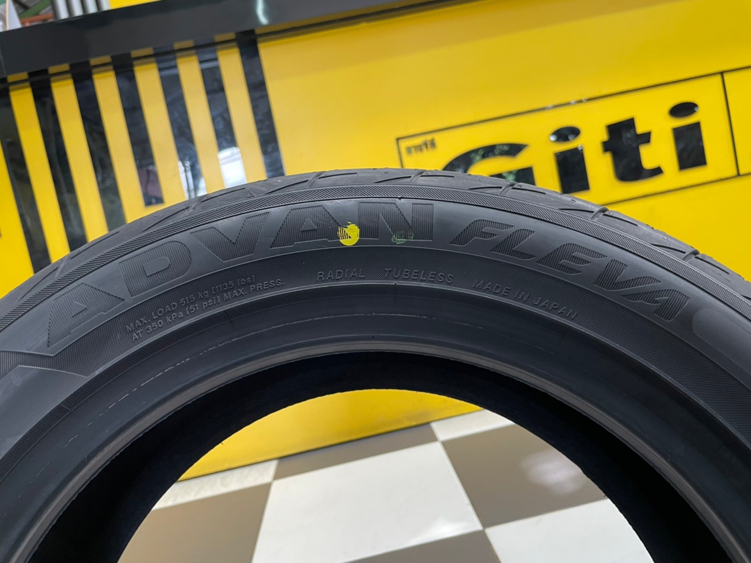 YOKOHAMA ADVAN FLEVA V701 195/55R15 ยางใหม่ปี2022