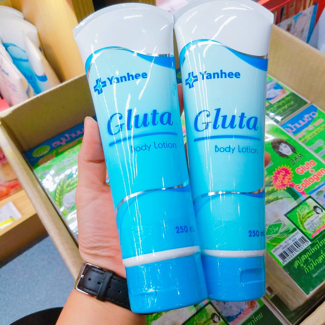 ยันฮี กลูต้า บอดี้โลชั่น (Yanhee Gluta Body Lotion ) โลชั่น บำรุงผิว เพื่อผิวขาว กระจ่างใส