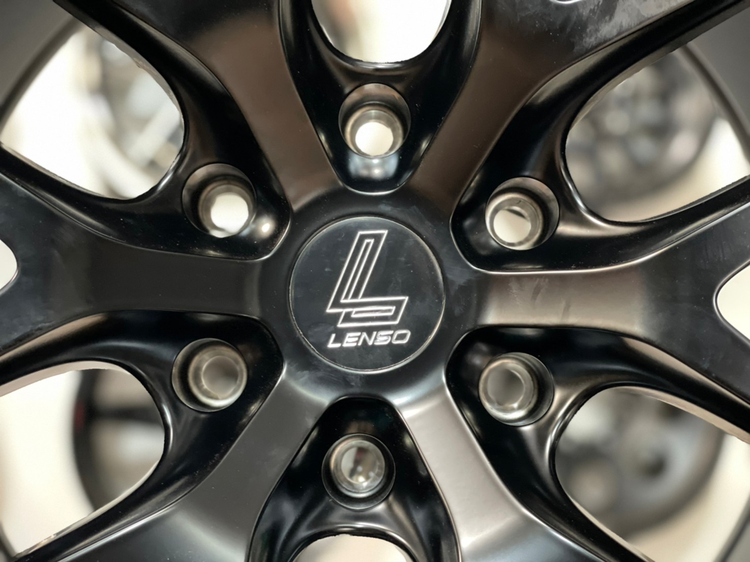 ล้อแม็กซ์ขอบ18 Lenso Jager Dyna ขอบ18 กว้าง9 ออฟ20 6รู139.7 สีดำด้าน(Satin Black)