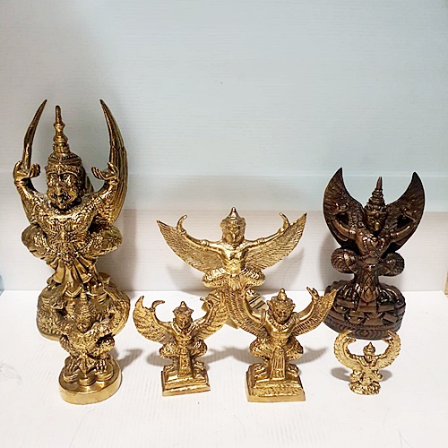 พญาครุฑมหาลาภ ผิวสองกษัตริย์ เนื้อทองเหลือง ความสูง 8 นิ้ว