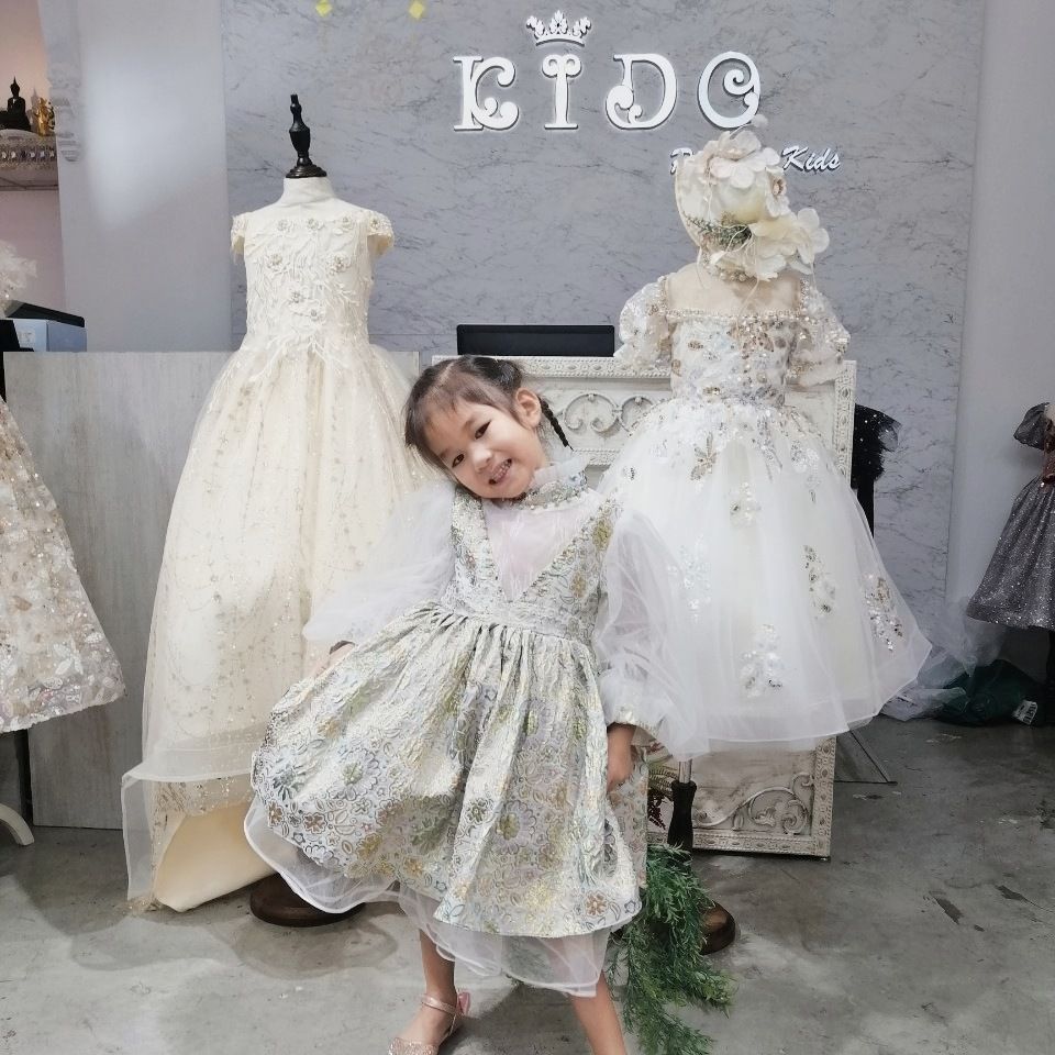 ชุดเจ้าหญิง(หน้าร้านอยู่รัชดา ลองได้ถ่ายรูปจากชุดจริง)W18331สีเขียวทอง แขนยาวซีทรู สวยหวานงานหรู กระโปรงสั้น