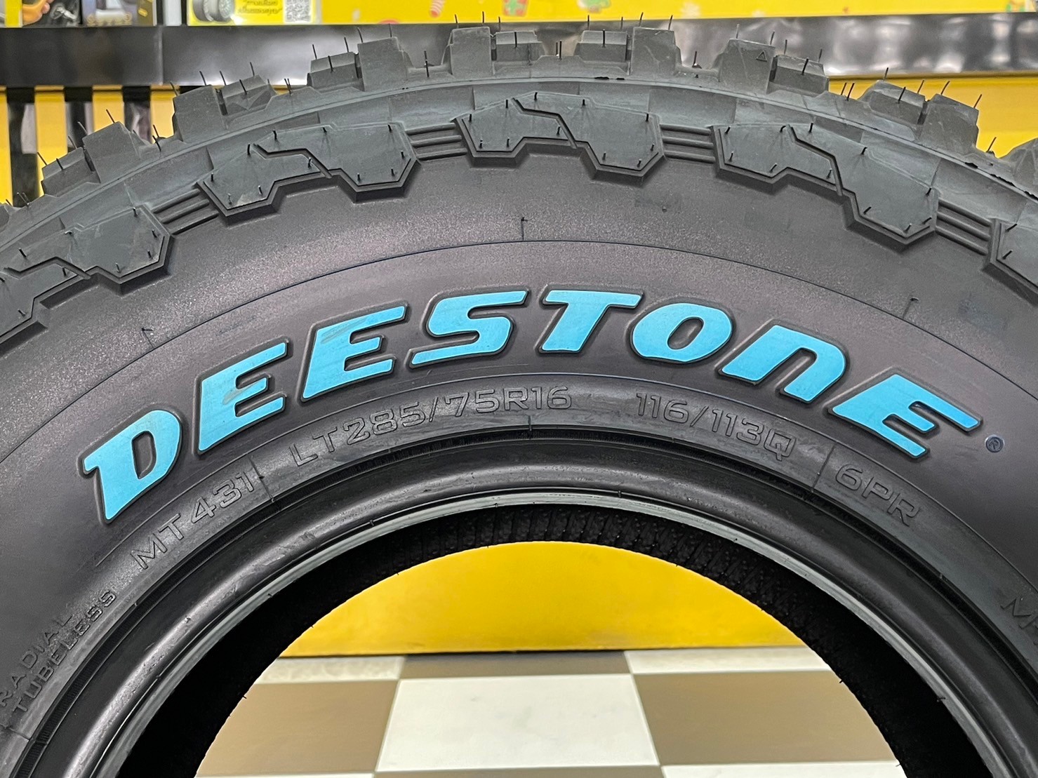 ยางใหม่ 285/75R16 Deestone Power Cruz รุ่น MUD TERRAIN - MT431 (แก้มขาว)
