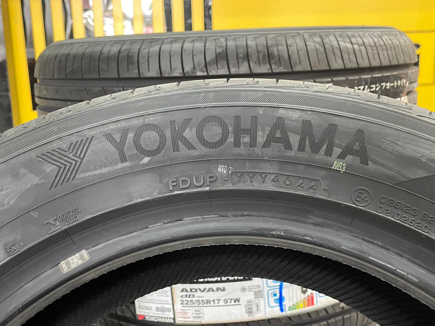 YOKOHAMA ADVAN dB V552 225/55R17 ยางใหม่ปี2022