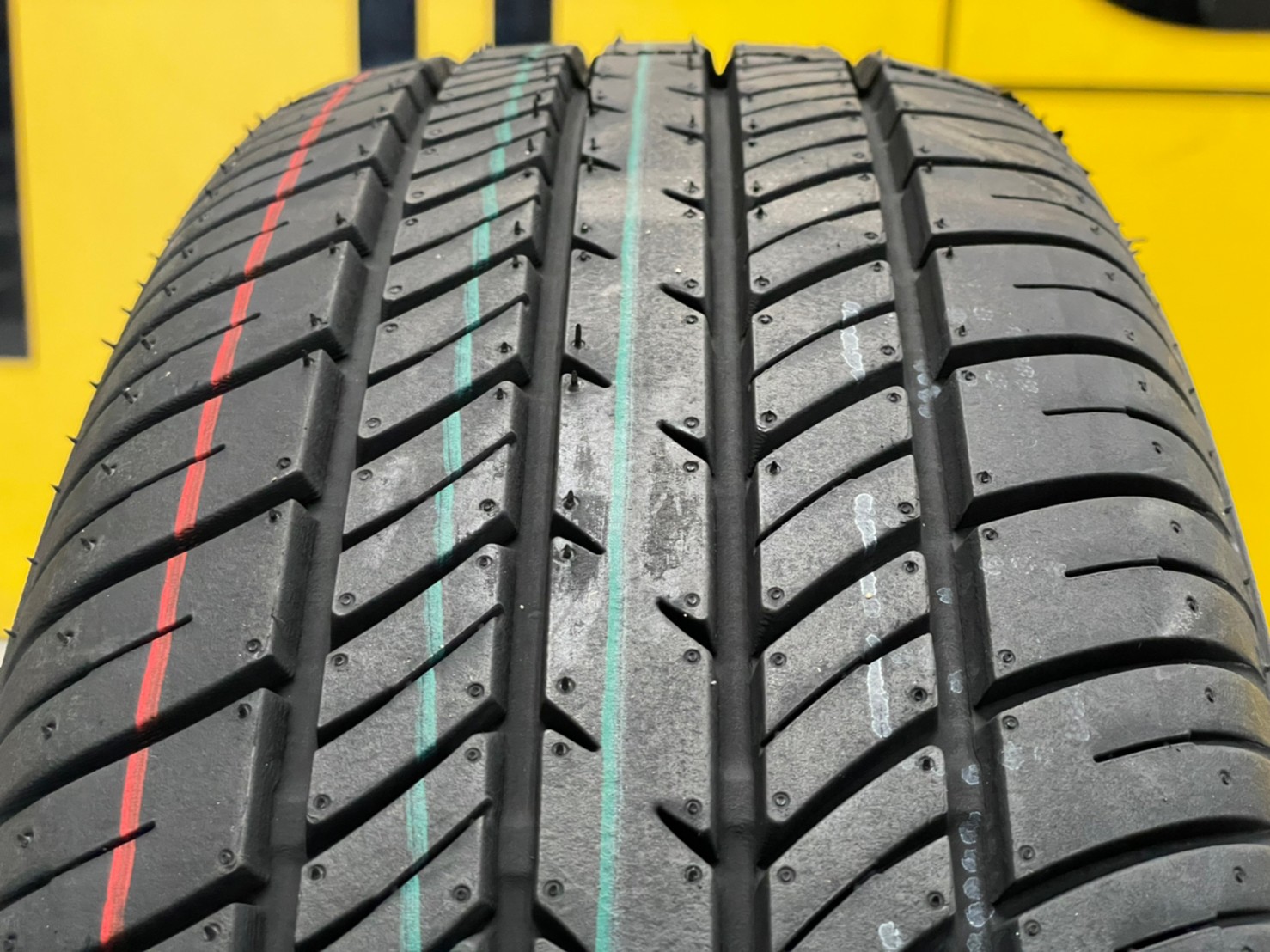 185/65R14 ยางใหม่Deestone R201 ยางใหม่ปี2022