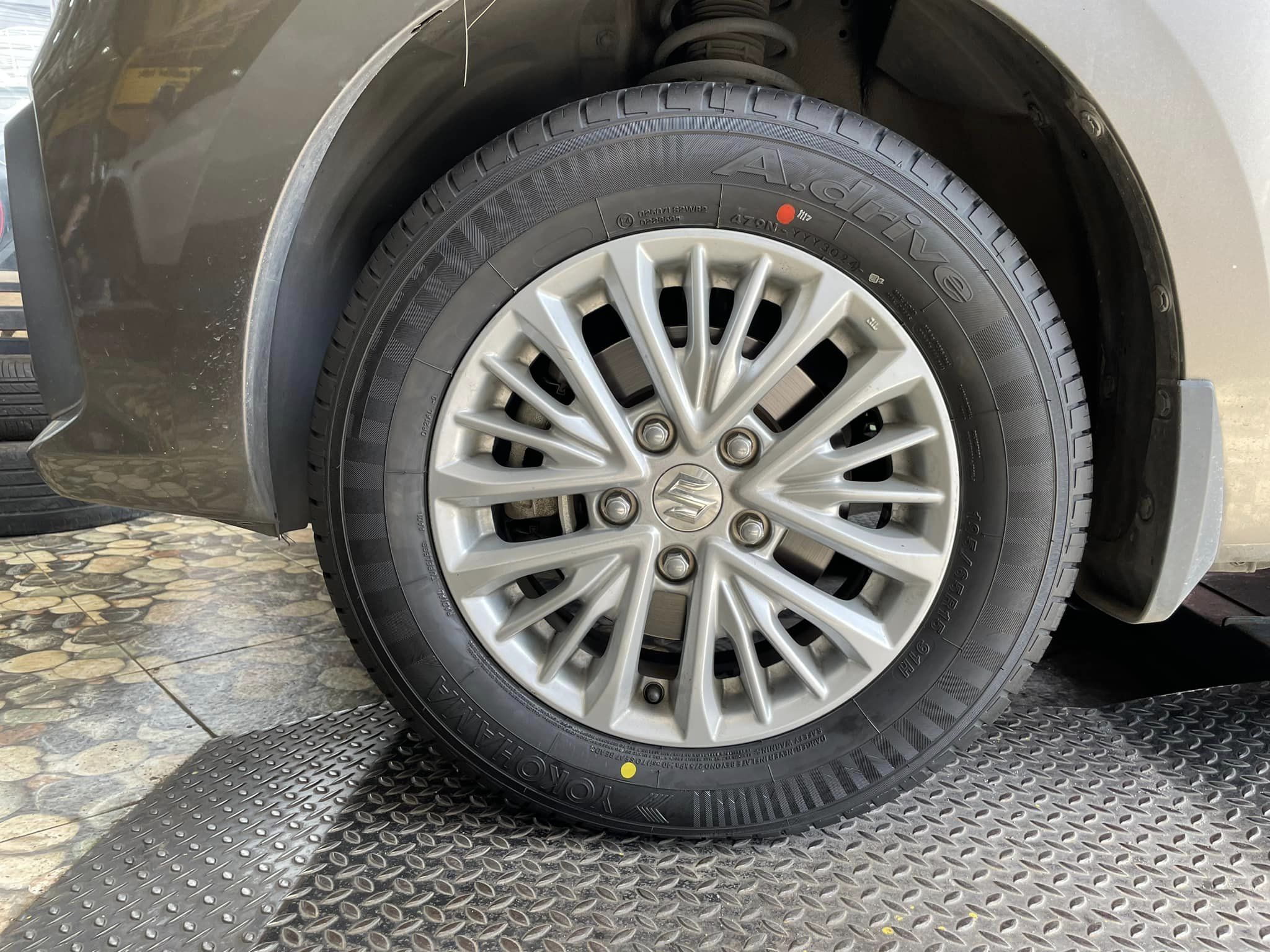 🛞❤️ #SUZUKI_ERTIGA 🚘เปลี่ยนยาง 🛞🐘#YOKOHAMA_A.drive_195/65R15
