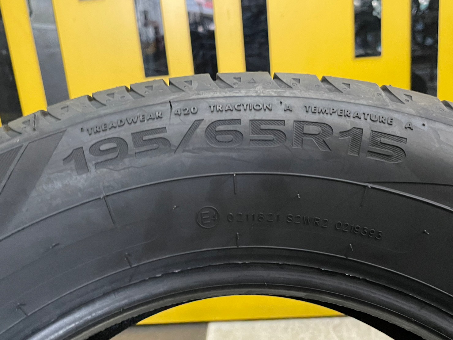 ยางใหม่GT_Radail FE2ขนาดยาง 195/65R15 ยางใหม่ปี2023