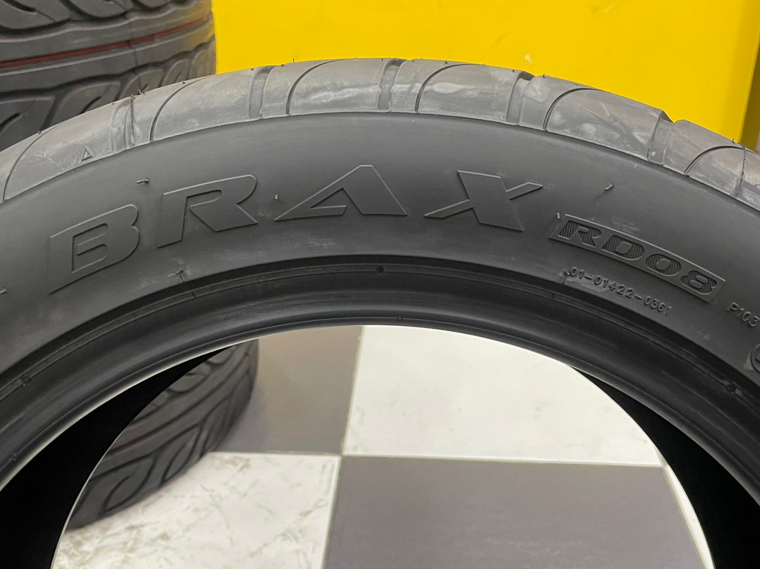 SIAMES 195/55R15 RD08 ยางใหม่ปี 2021 (ยางไทย รับประกัน 1 ปี) ยางซิ่ง ลายเทพ นุ่มหนึบ (4เส้น)