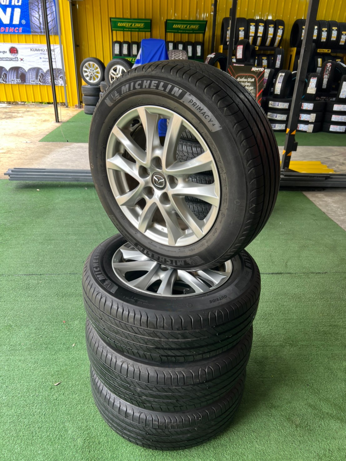 ล้อ Mazda3 5x114 พร้อมยาง Michelin Primacy4 ปี18 ขนาด 205/60R16