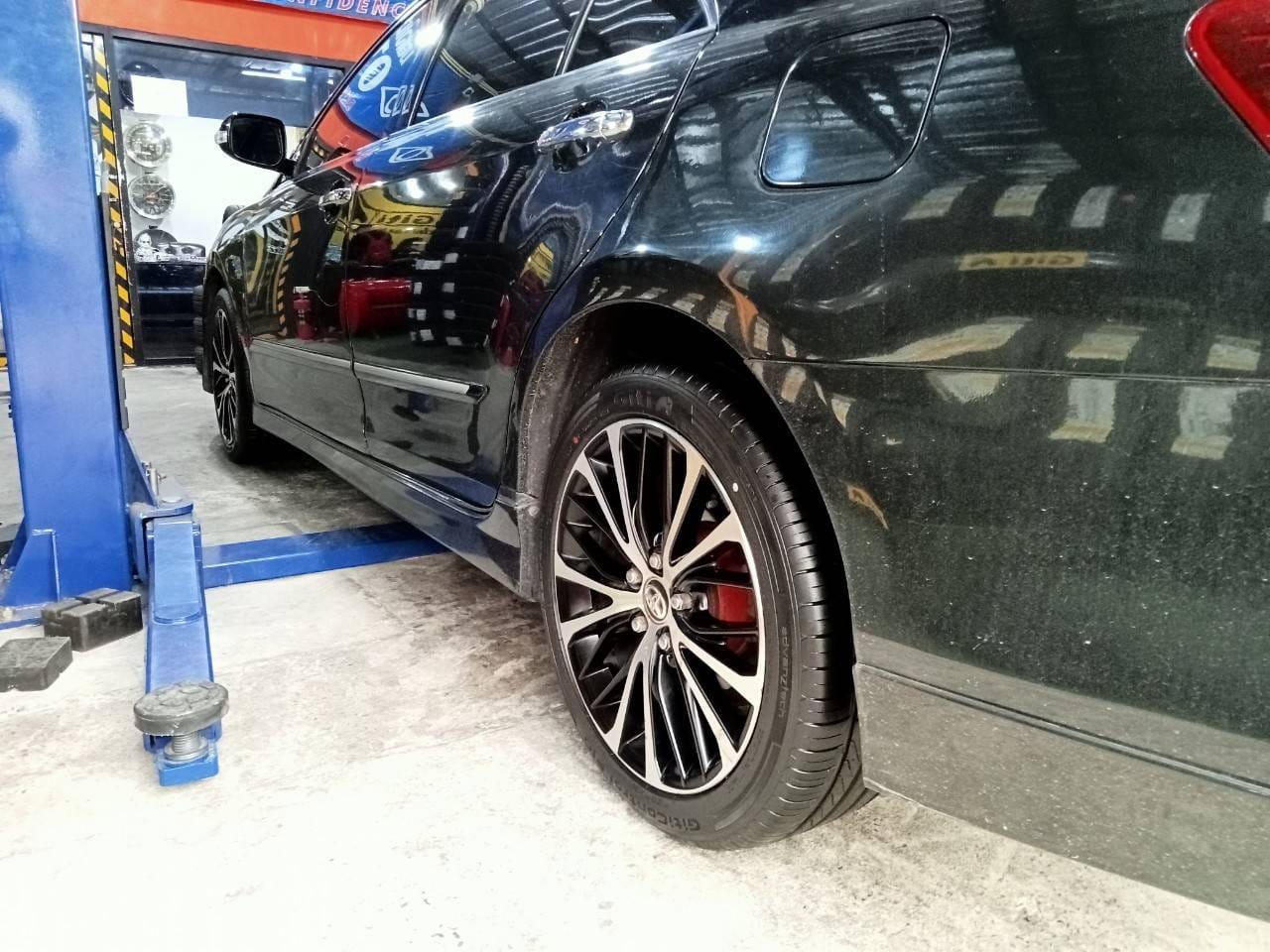 🚘#TOYOTA_CAMRY เปลี่ยนยางจีที 🛞 #GITI #ControlP10 235/45R18 ยางแบรนด์ประเทศสิงคโปร์ เทคโนโลยีการผลิตเยอรมัน