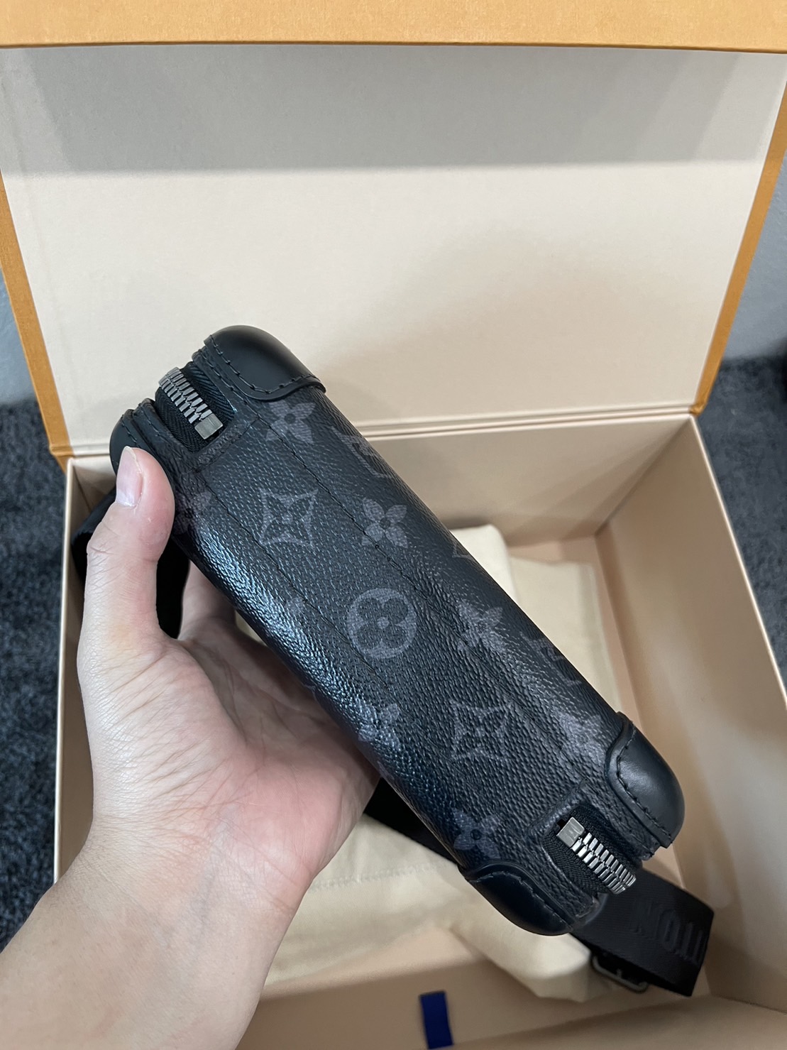 louis vuitton Horizon Belt Bag ไมโครชิพ 2022 รุ่นใหม่