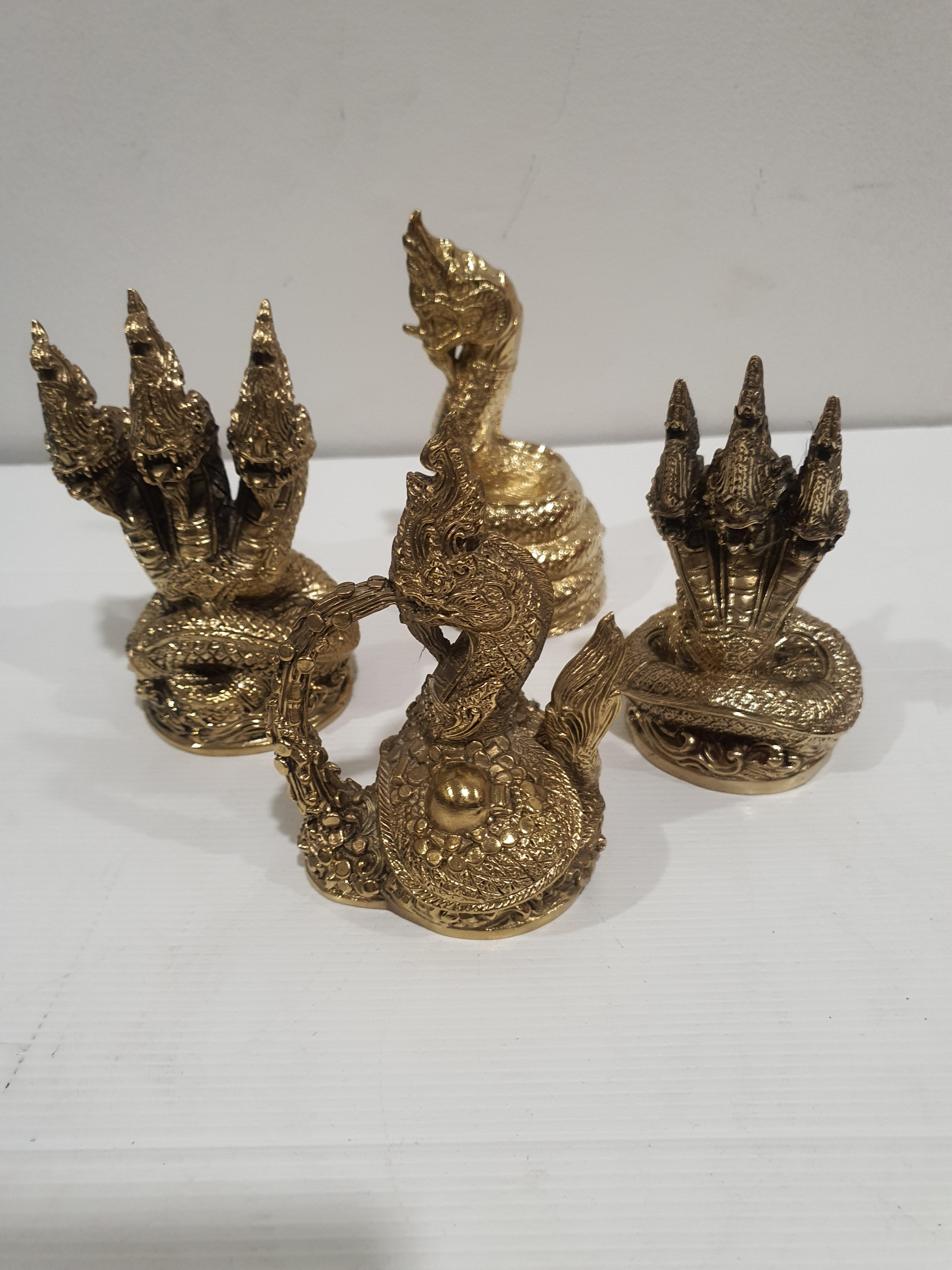 พญานาคพ่นน้ำ สูง 5 นิ้ว ฐาน 3 นิ้ว งานปั้นทองเหลือง