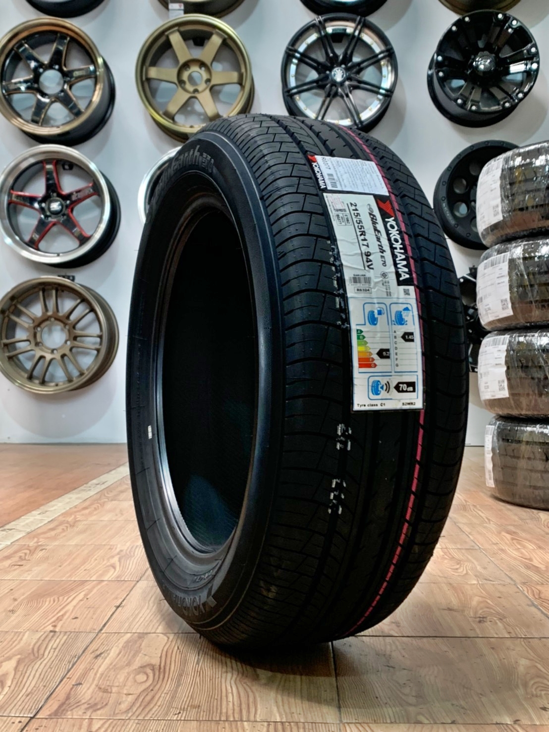 YOKOHAMA E70 215/55R17ยางใหม่ปี21 ยางสมรรถนะสูงนุ่มเงียบพร้อมติดตั้งฟรี จัดส่งฟรีทั่วประเทศ