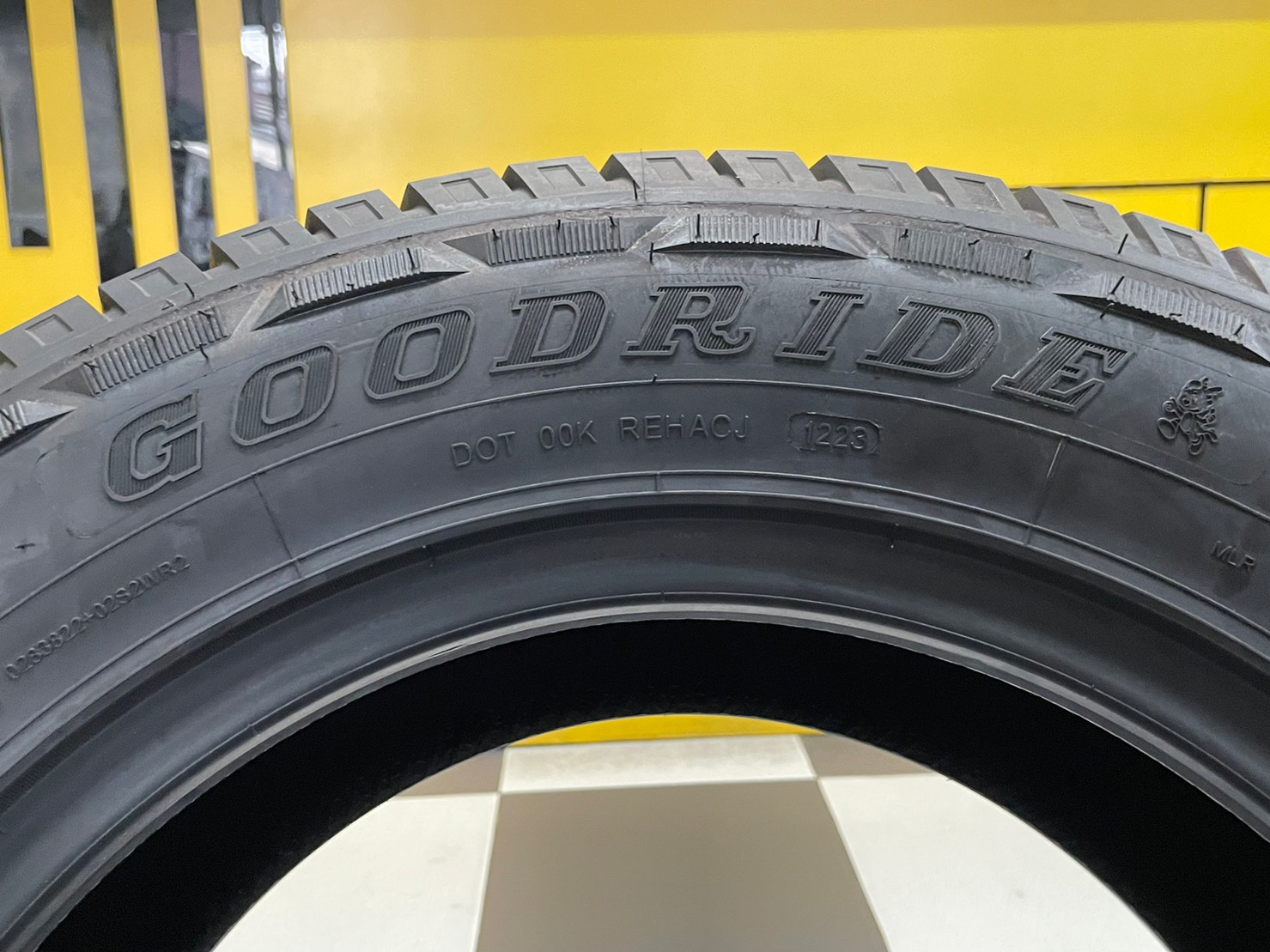 ยาง GOODRIDE SL369 265/60R18