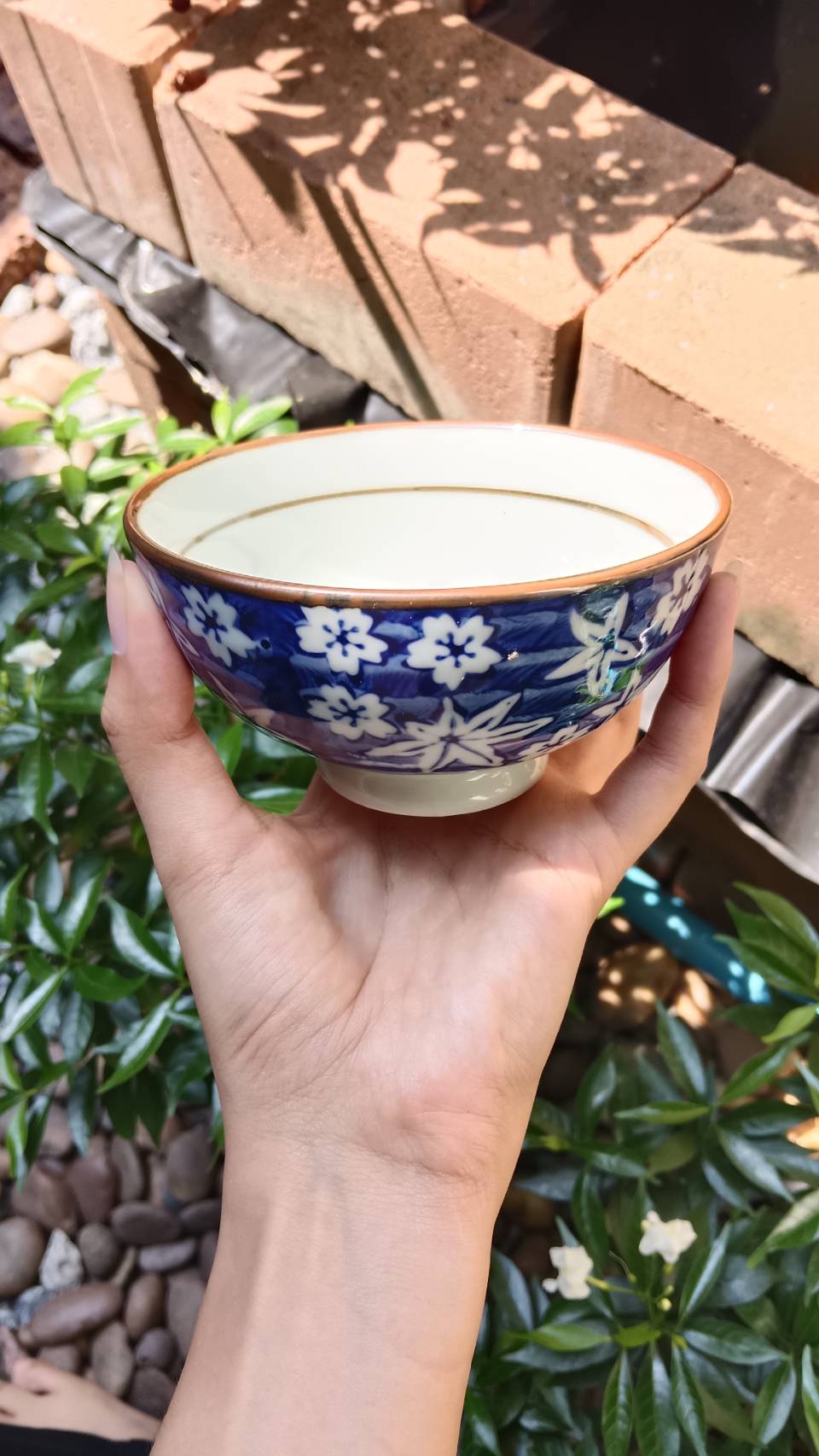 ถ้วยเซรามิคเนื้อดี คละลาย ขนาด 4.5 นิ้ว ฟรีสติ๊กเกอร์ป้ายชื่อ